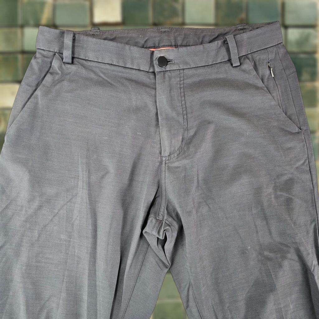 Lululemon Lululemon Pants Mens 32x30 Charcoal Gray Slimming Stretch Chino Casual Athleisure Size US 30 / EU 46 - 1 Thumbnail