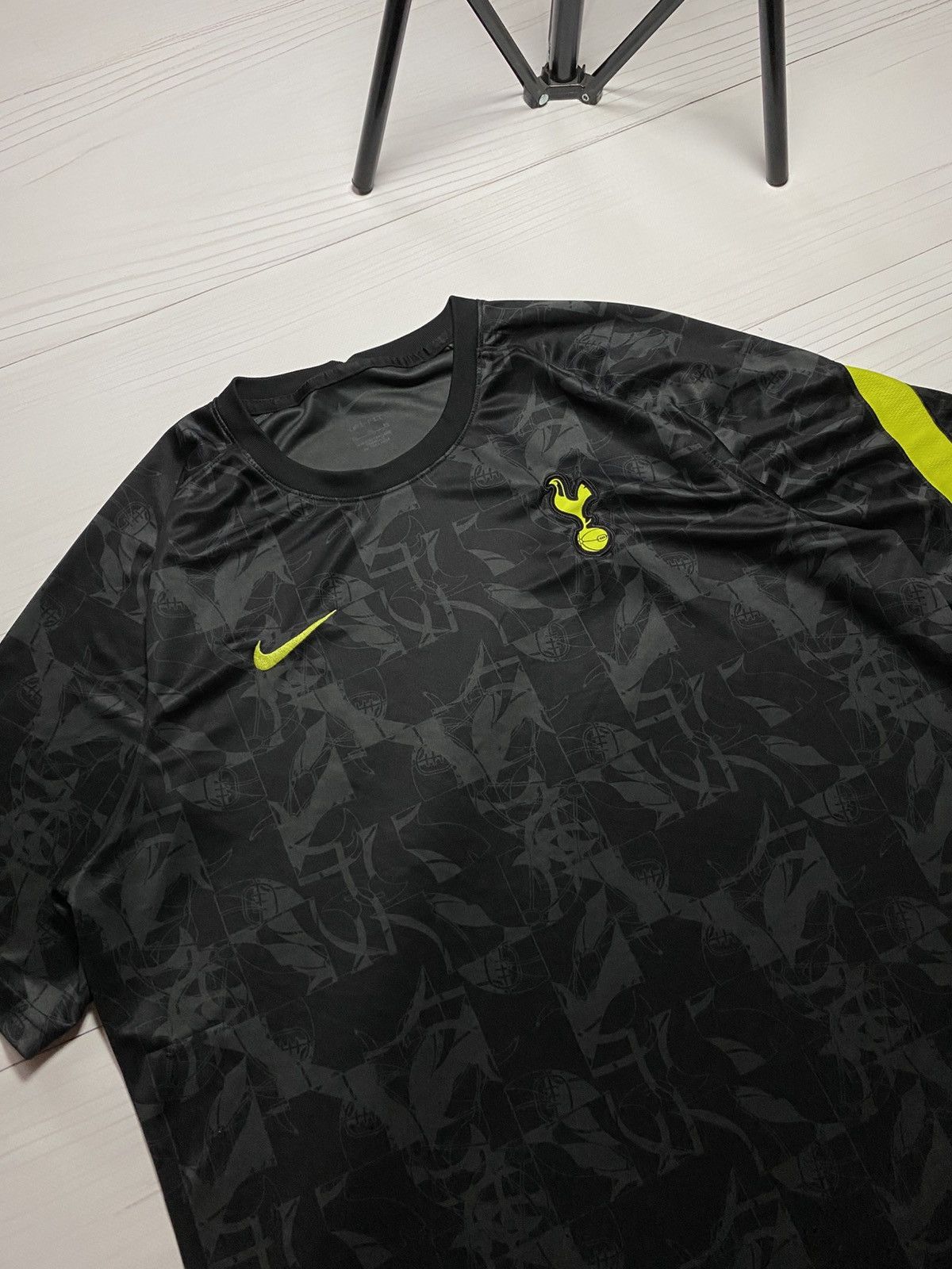 Nike Nike Tottenham Hotspur 2021/22 pre-match soccer jersey Size US XL / EU 56 / 4 - 8 Thumbnail