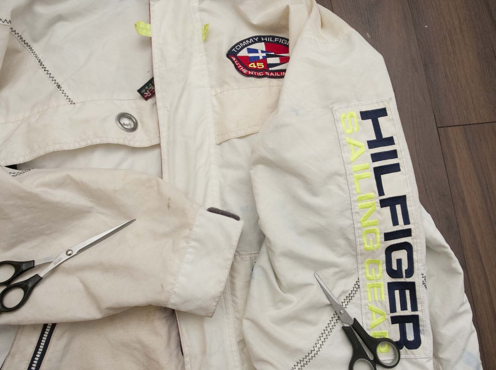 Tommy Hilfiger × Vintage Tommy Hilfiger Vintage Jacket Sailing Gear Size L w/STAINS Size US L / EU 52-54 / 3 - 6 Thumbnail