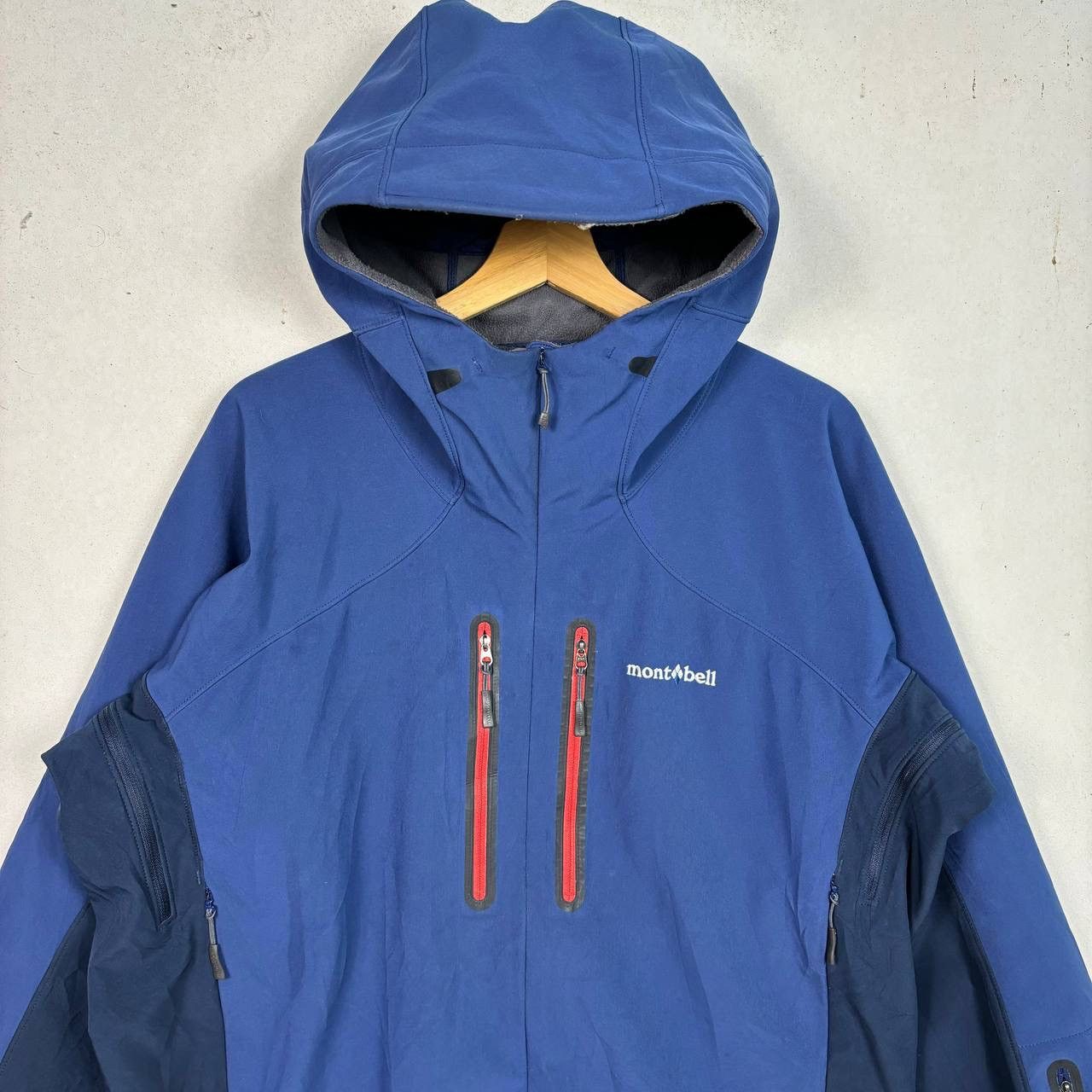 Montbell Montbell Softshell Climbarrier Hooded Jacket in Blue Size US L / EU 52-54 / 3 - 4 Thumbnail