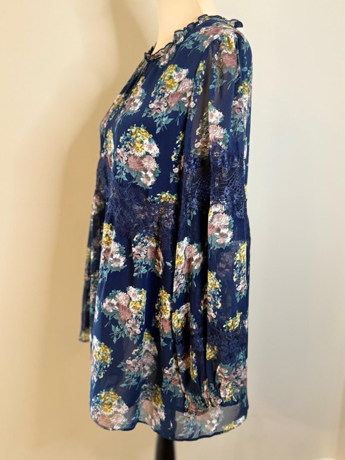 Other Suzanne Betro tunic top blue multicolor floral lace SZ LG Size L / US 10 / IT 46 - 3 Thumbnail
