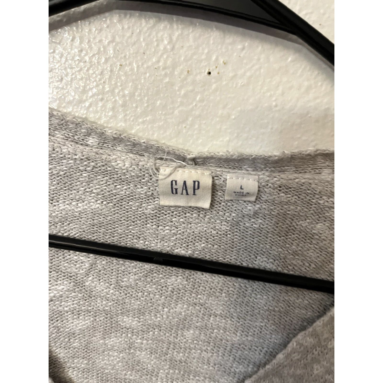 Gap VINTAGE Gap Women Solid V-Neck Long Sleeve Sweater Size Large Gray Basic Size L / US 10 / IT 46 - 3 Thumbnail