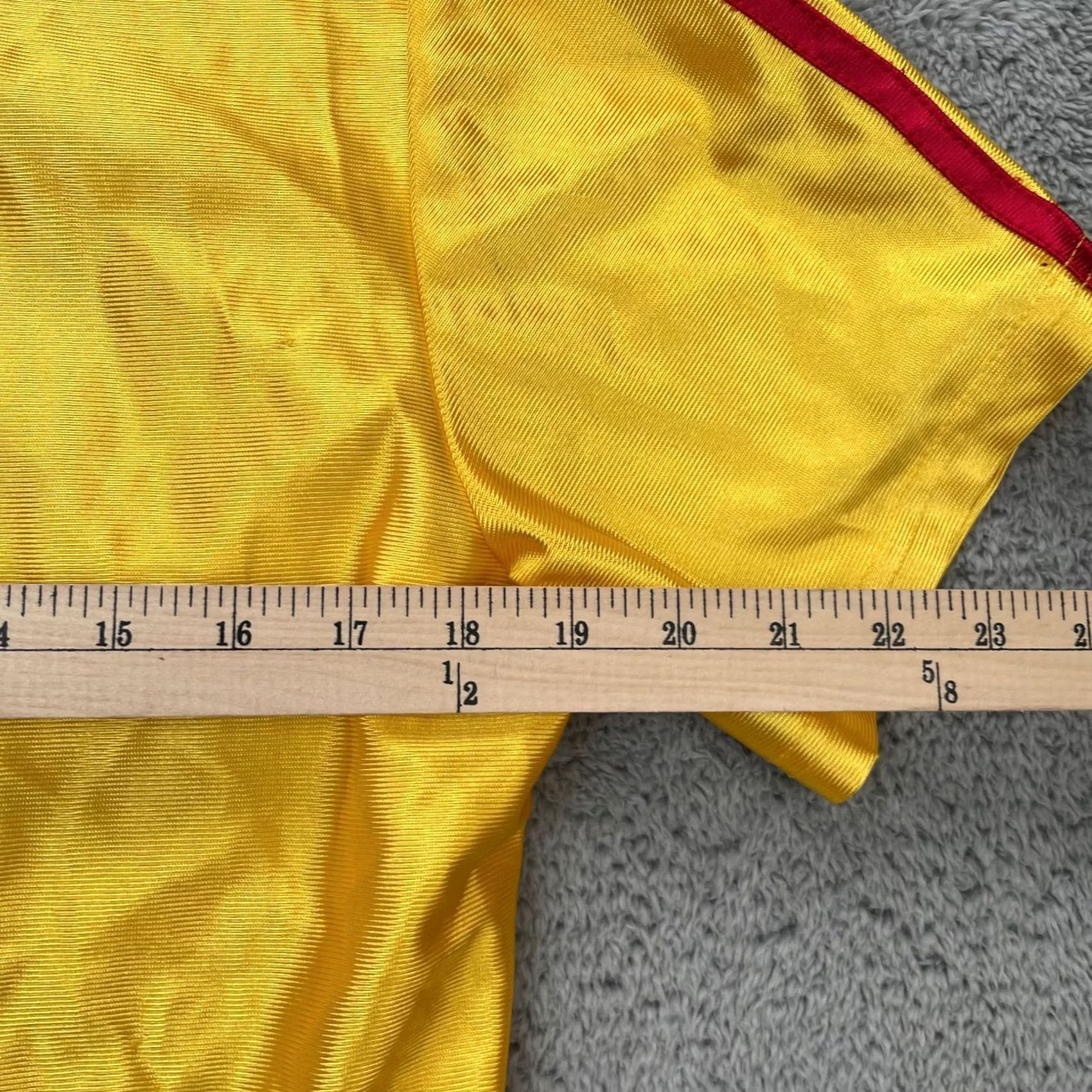 Vintage Movie Promo Dodgeball Average Joes Jersey Mens Large Yellow Satin Shirt Costume Size US L / EU 52-54 / 3 - 7 Thumbnail
