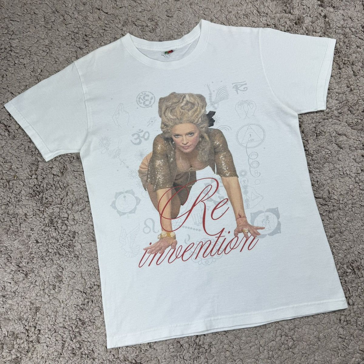 Band Tees Vintage Madonna 2004 Re-Invention World Tour T-shirt Size US M / EU 48-50 / 2 - 3 Thumbnail