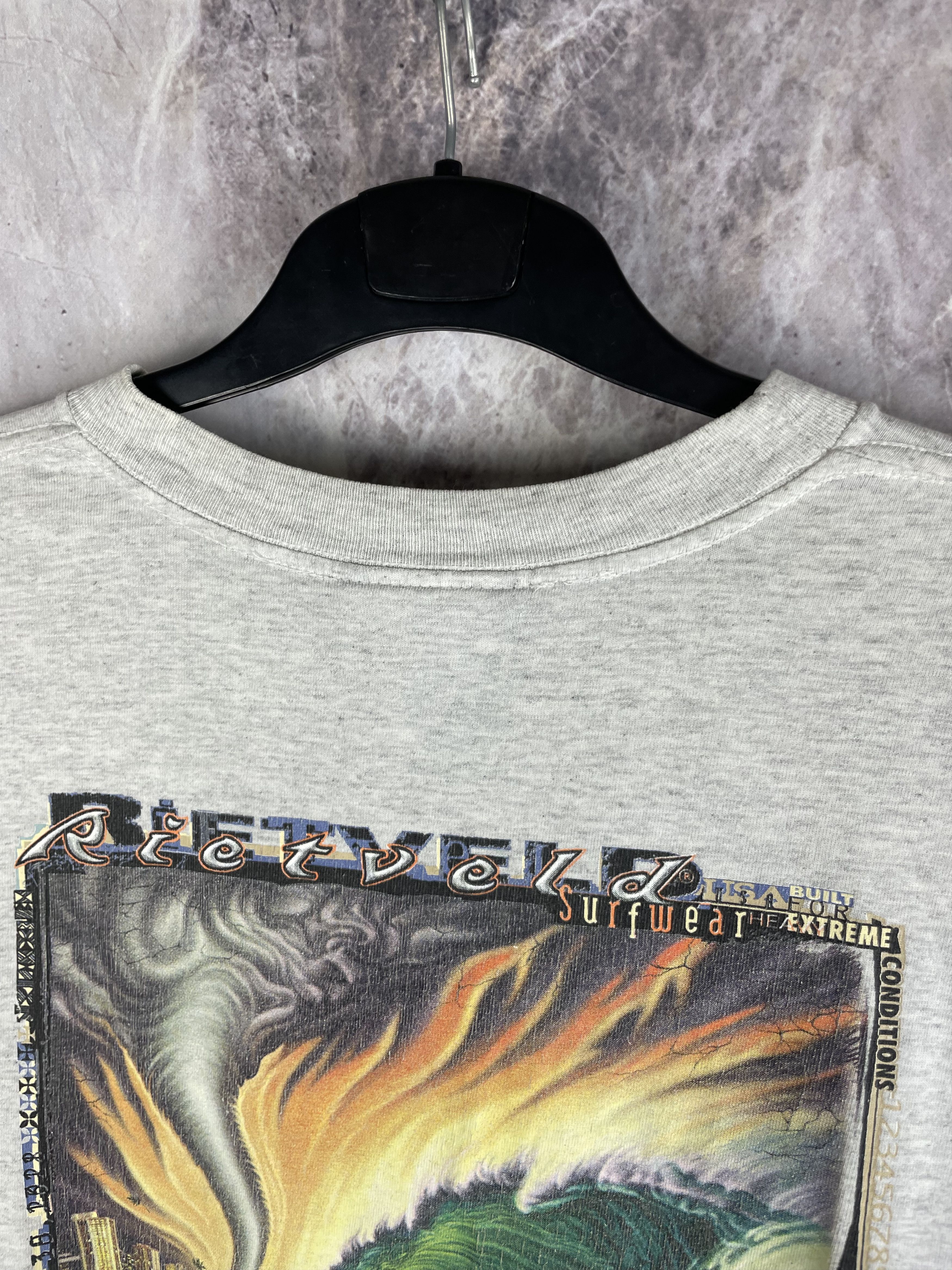 Vintage Vintage Faded 90s Rietveld USA Surfing Tshirt Size US M / EU 48-50 / 2 - 4 Thumbnail