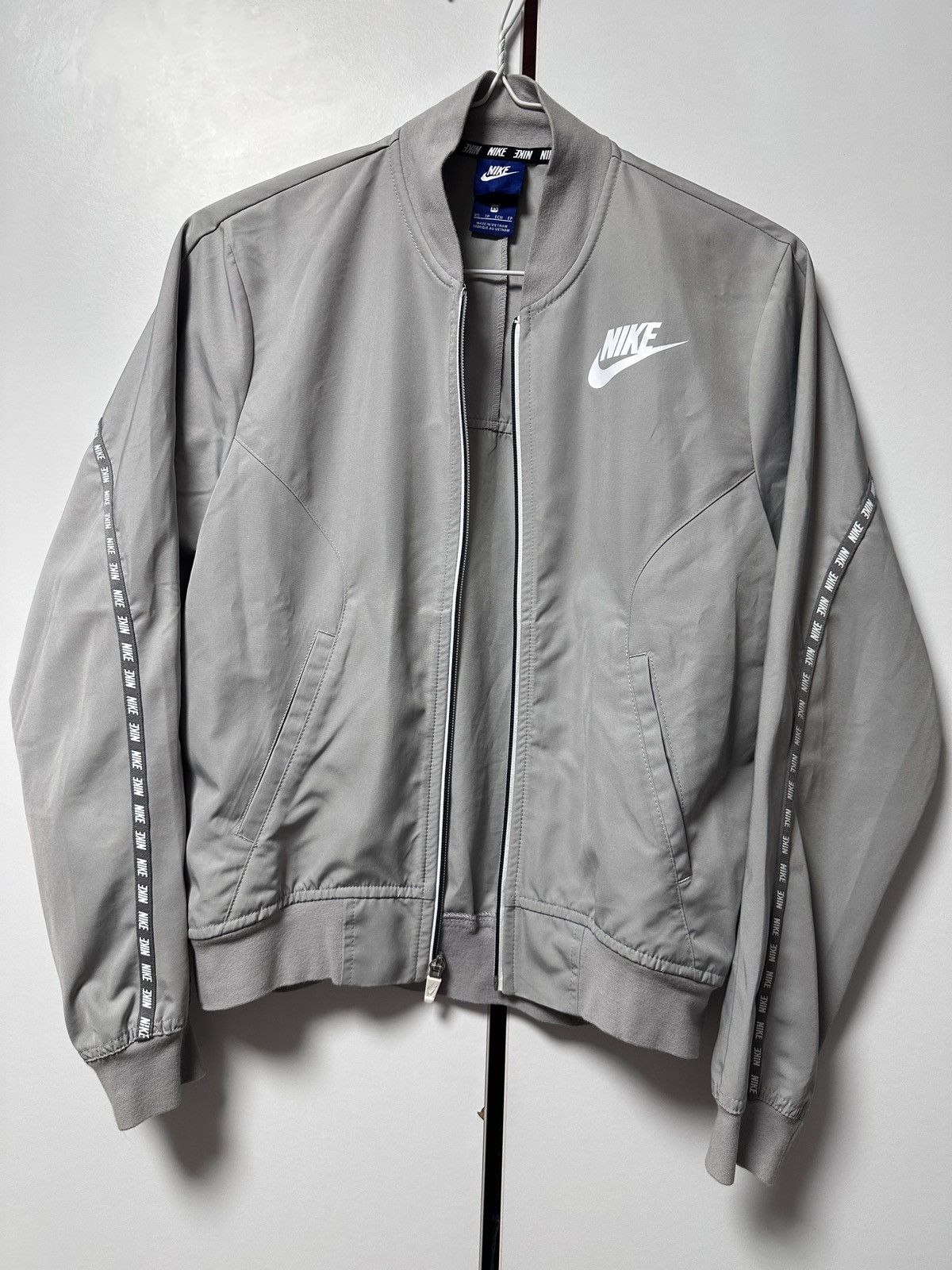 Nike Nike lightweight bomber jacket, perfect condition, size xs Size XS / US 0-2 / IT 36-38 - 10 Thumbnail