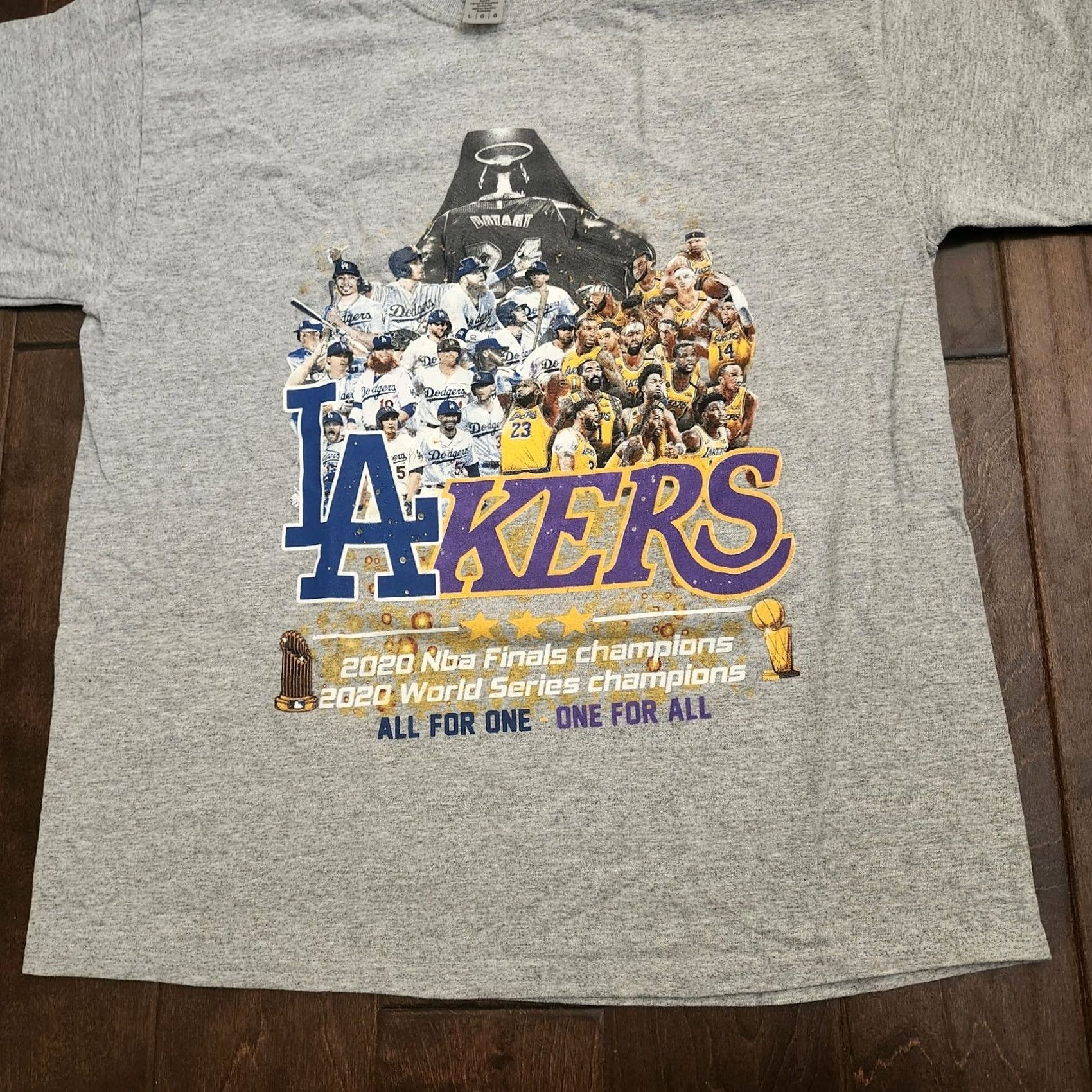 Gildan VINTAGE LA Lakers Dodgers World Champions Kobe Bryant 2020 Graphic Tee Shirt Gray 2XL Size US L / EU 52-54 / 3 - 3 Thumbnail