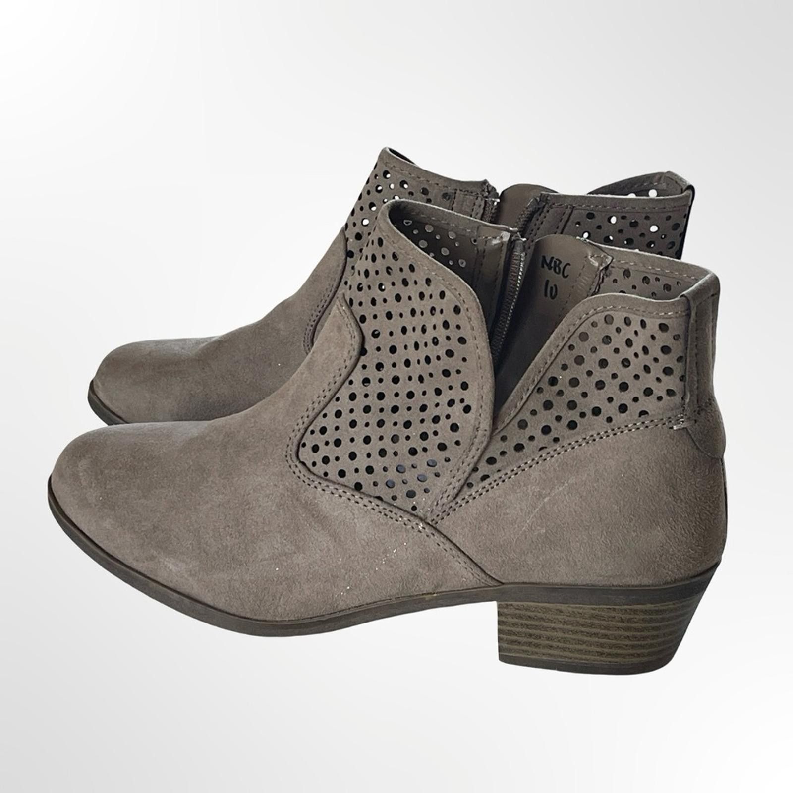 Other Arizona Jean Co Women's Suede Ankle Booties size 10 NWOT Size US 10 / IT 40 - 4 Thumbnail