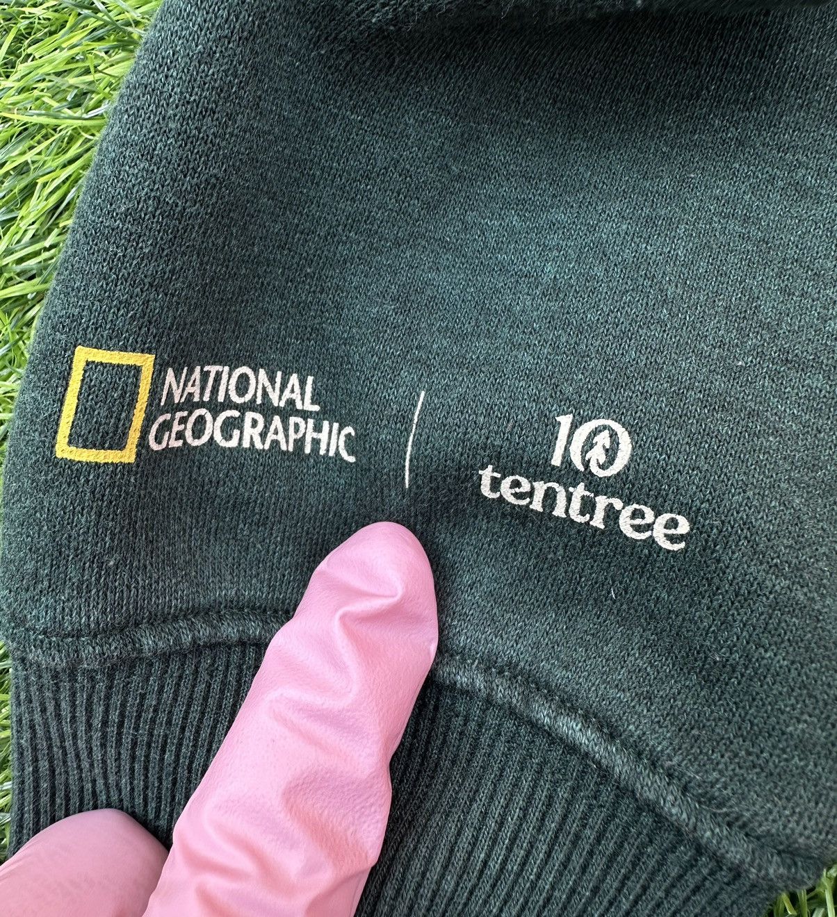 Vintage national geographic tentre long sleeve crew neck Size US S / EU 44-46 / 1 - 4 Thumbnail