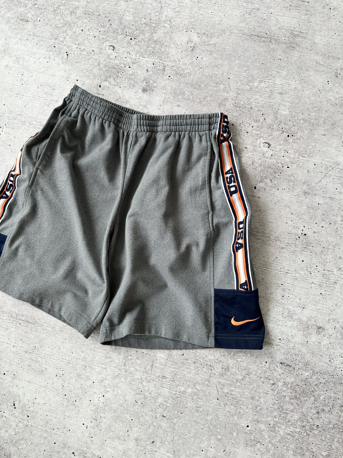 Nike × Vintage Vintage Nike USA Shorts Size US 34 / EU 50 - 2 Thumbnail