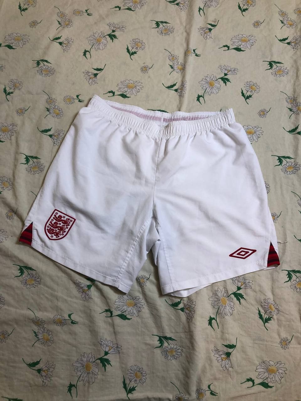 Umbro Umbro England Short Home Away Men's Size US 32 / EU 48 - 1 Thumbnail