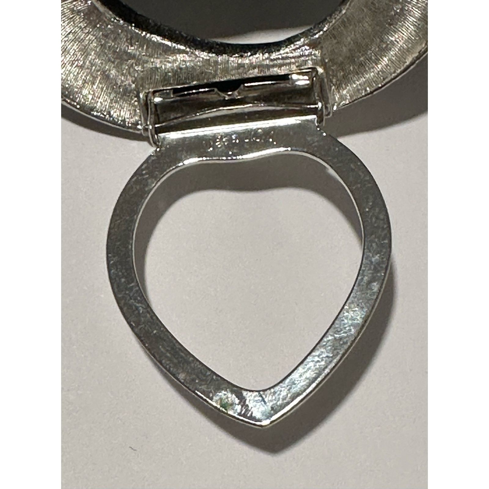 & Other Stories Liebao Signed USA Vintage Silver Tone Clip Dress Scarf Purse Size ONE SIZE - 2 Thumbnail