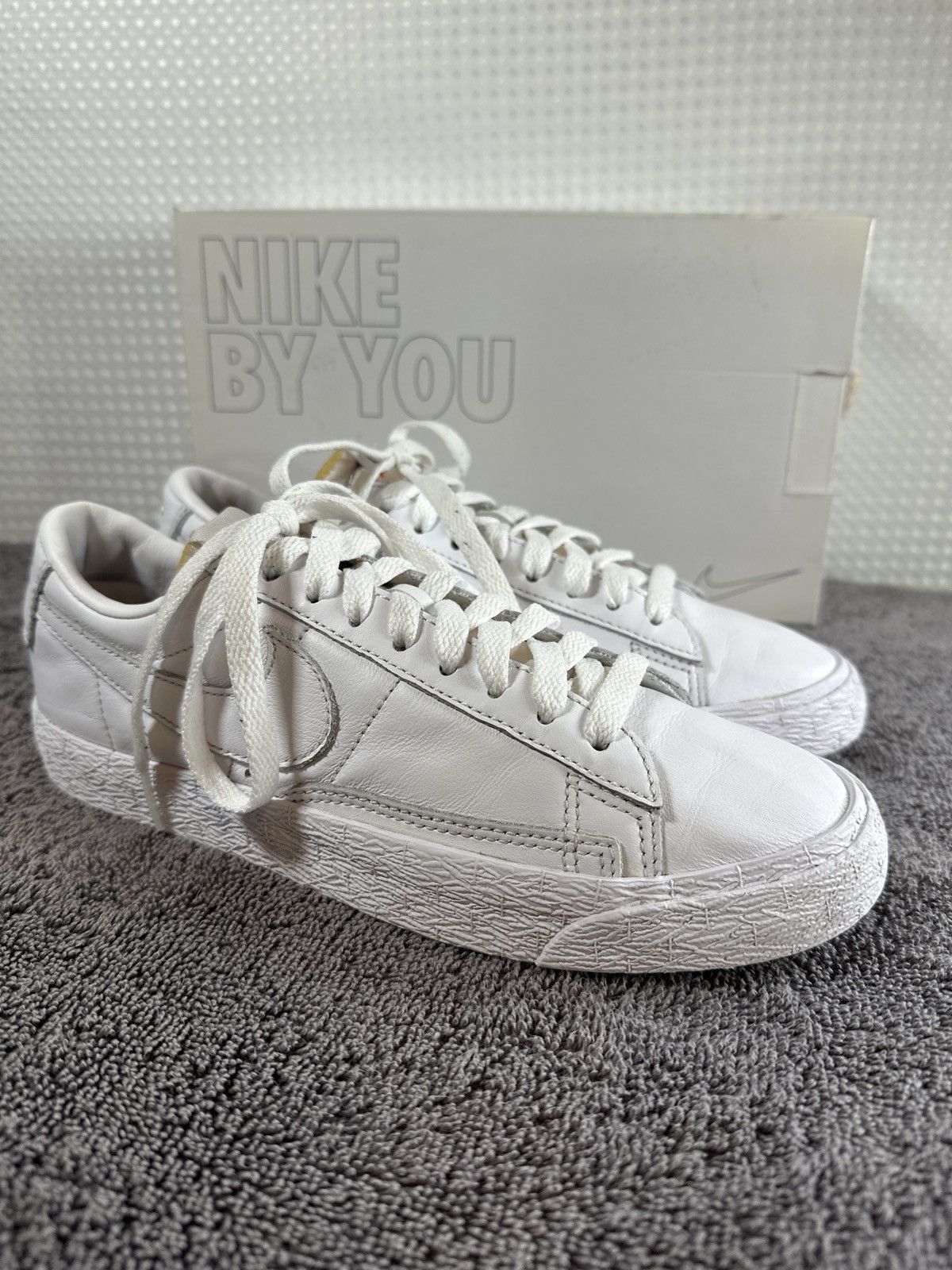 Nike Women's White Blaze Low 77 Shoes
