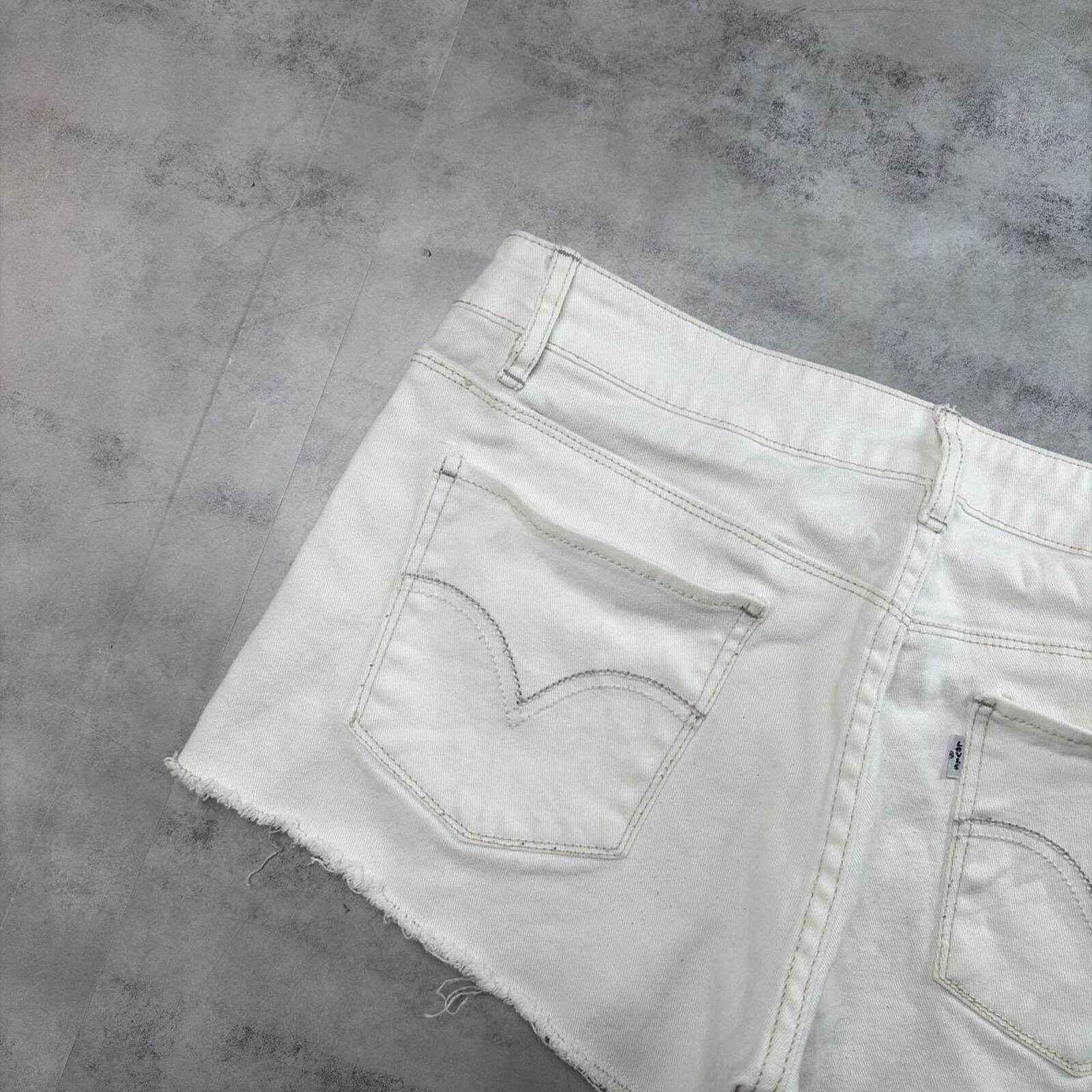 Levi's Y2K White Levi’s Shorty Short Grunge Mini Denim Shorts Size 34" / US 12 / IT 48 - 5 Thumbnail