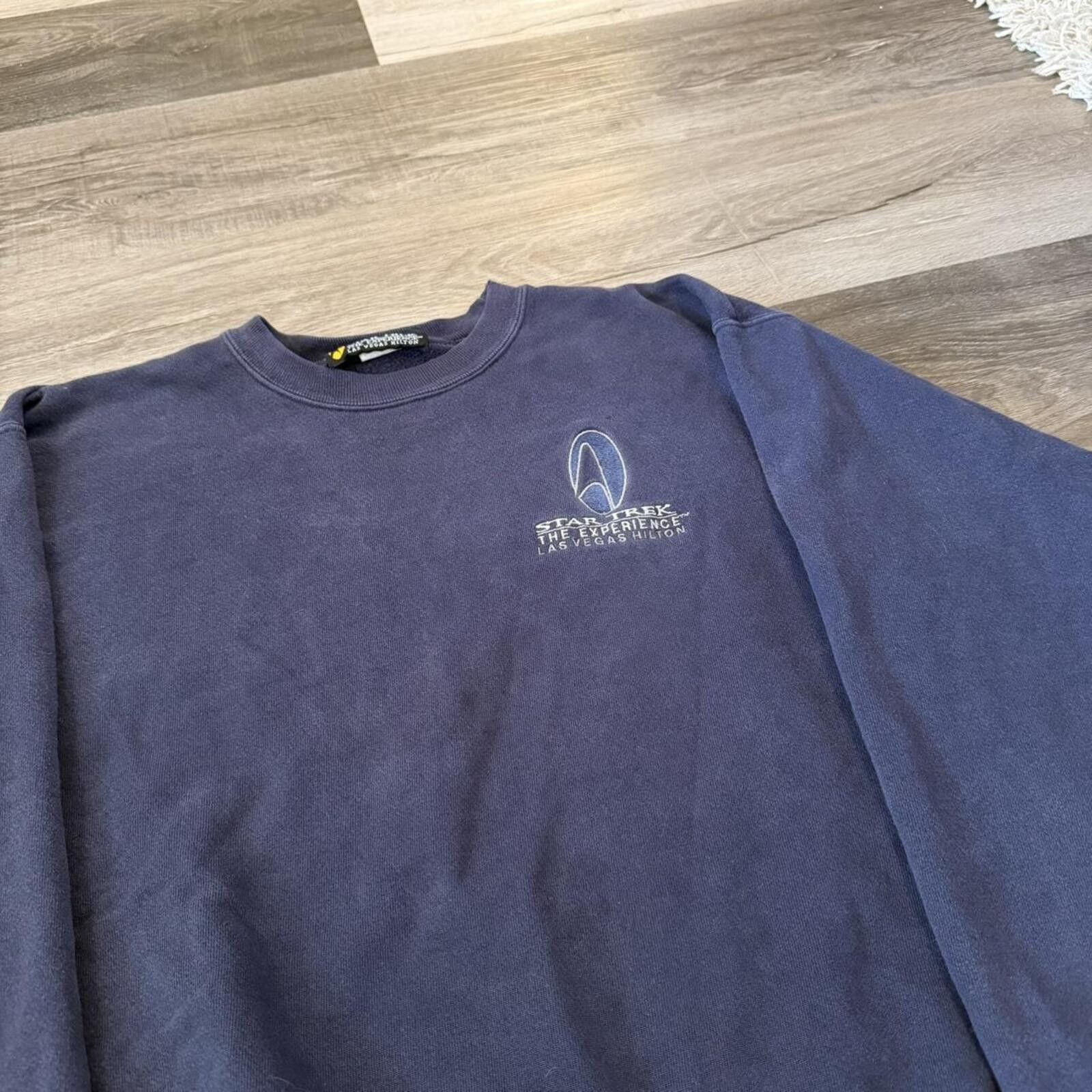 Other vintage Star Trek the experience Las Vegas Hilton sweatshirt Size US M / EU 48-50 / 2 - 2 Thumbnail
