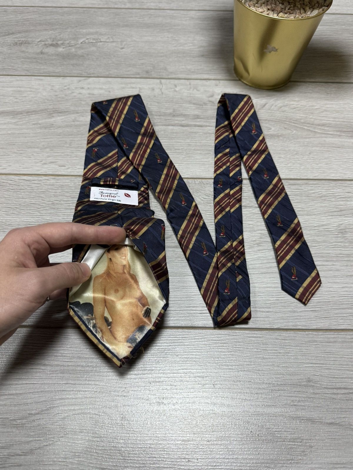 Vintage Nude girl tits silk tie Micro Pussy Fibra golf vintage Size ONE SIZE - 1 Thumbnail