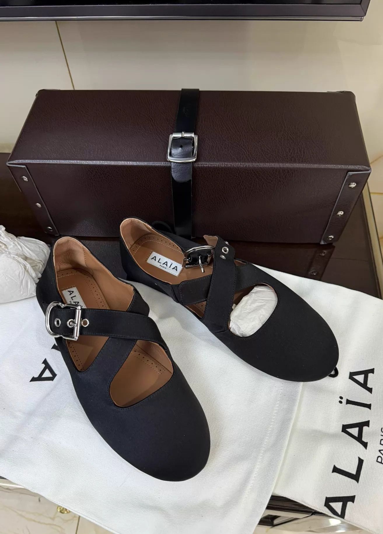 Alaia Alaia Black Satin Crossed Flats 36 EU Size US 5.5 / IT 35.5 - 5 Thumbnail