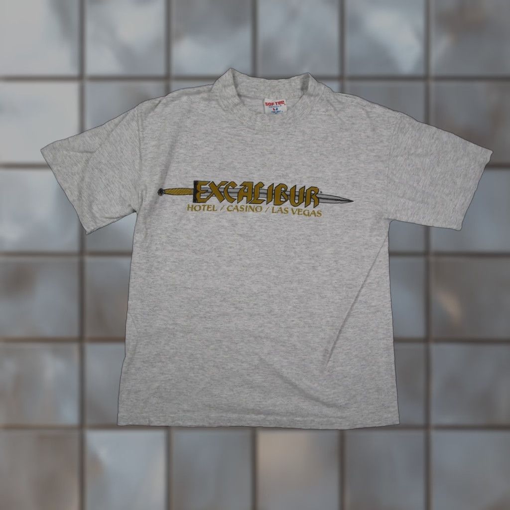 TEE JAYS VINTAGE Excalibur Las Vegas Shirt Mens Medium Gray T-Shirt 90s Cap City Casino Excalibur Hotel Graphic Tee Men M Gray Size US M / EU 48-50 / 2 - 1 Thumbnail
