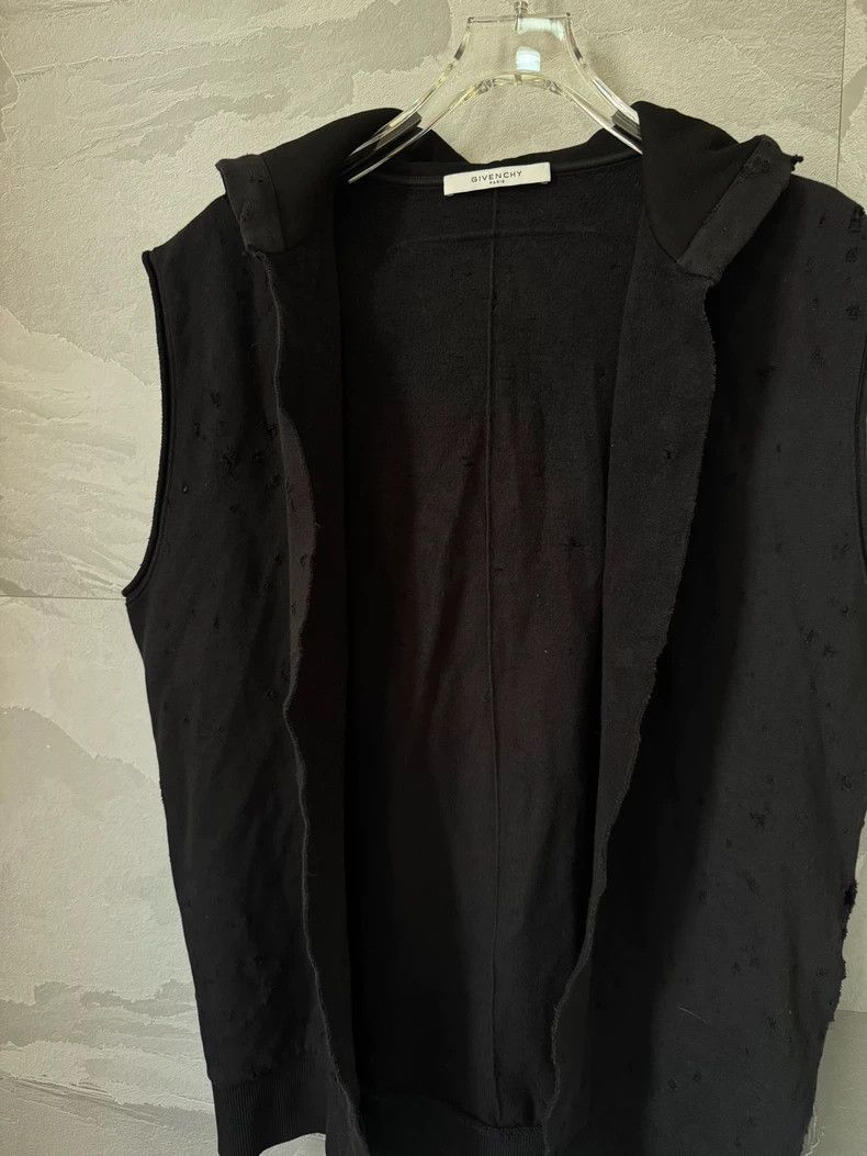 Givenchy Givenchy Ripped Destroyed Hooded Sweatshirt in Black Size US S / EU 44-46 / 1 - 5 Thumbnail