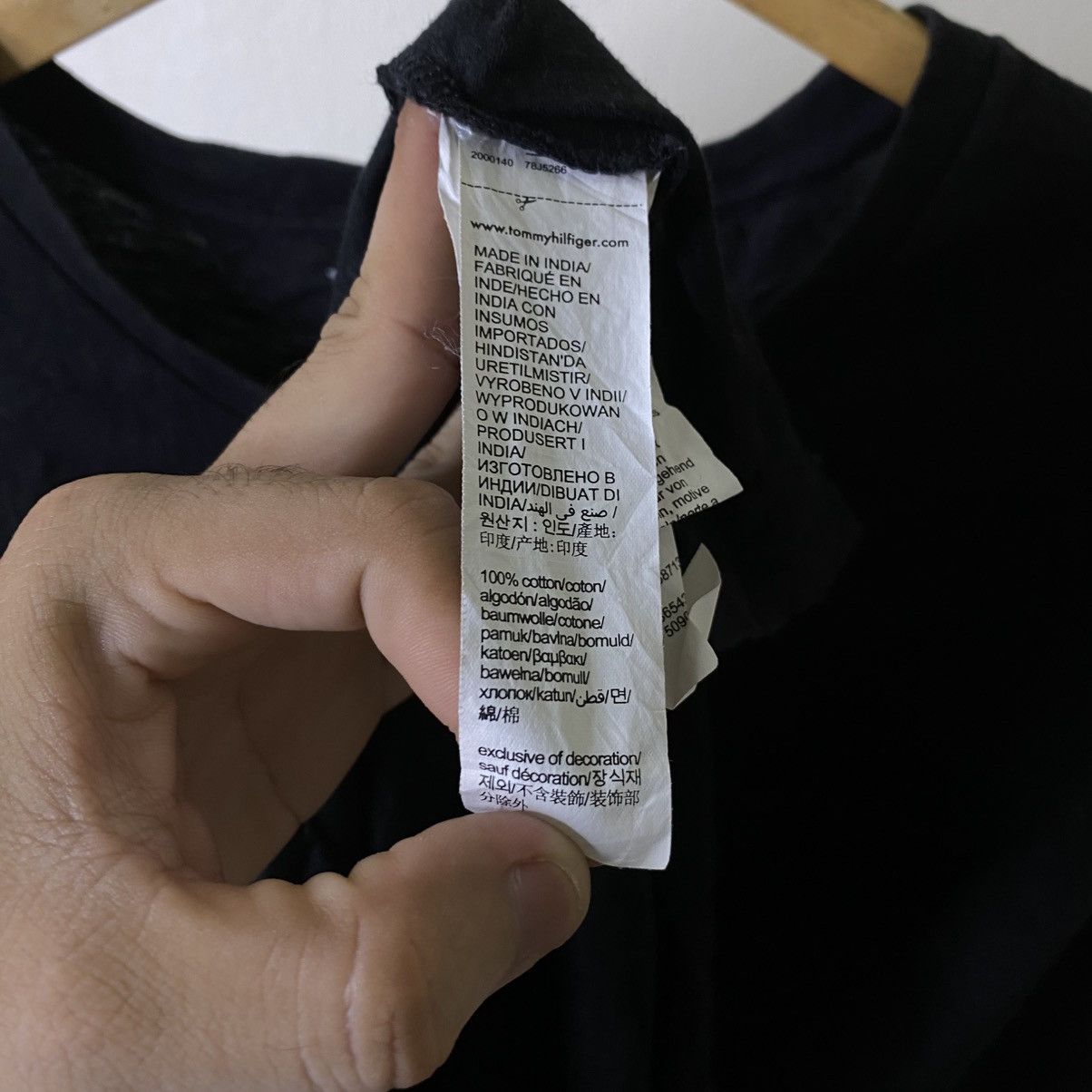 Tommy Hilfiger Tommy Hilfiger Single Pocket Black Blank T Shirt Size US XL / EU 56 / 4 - 4 Thumbnail