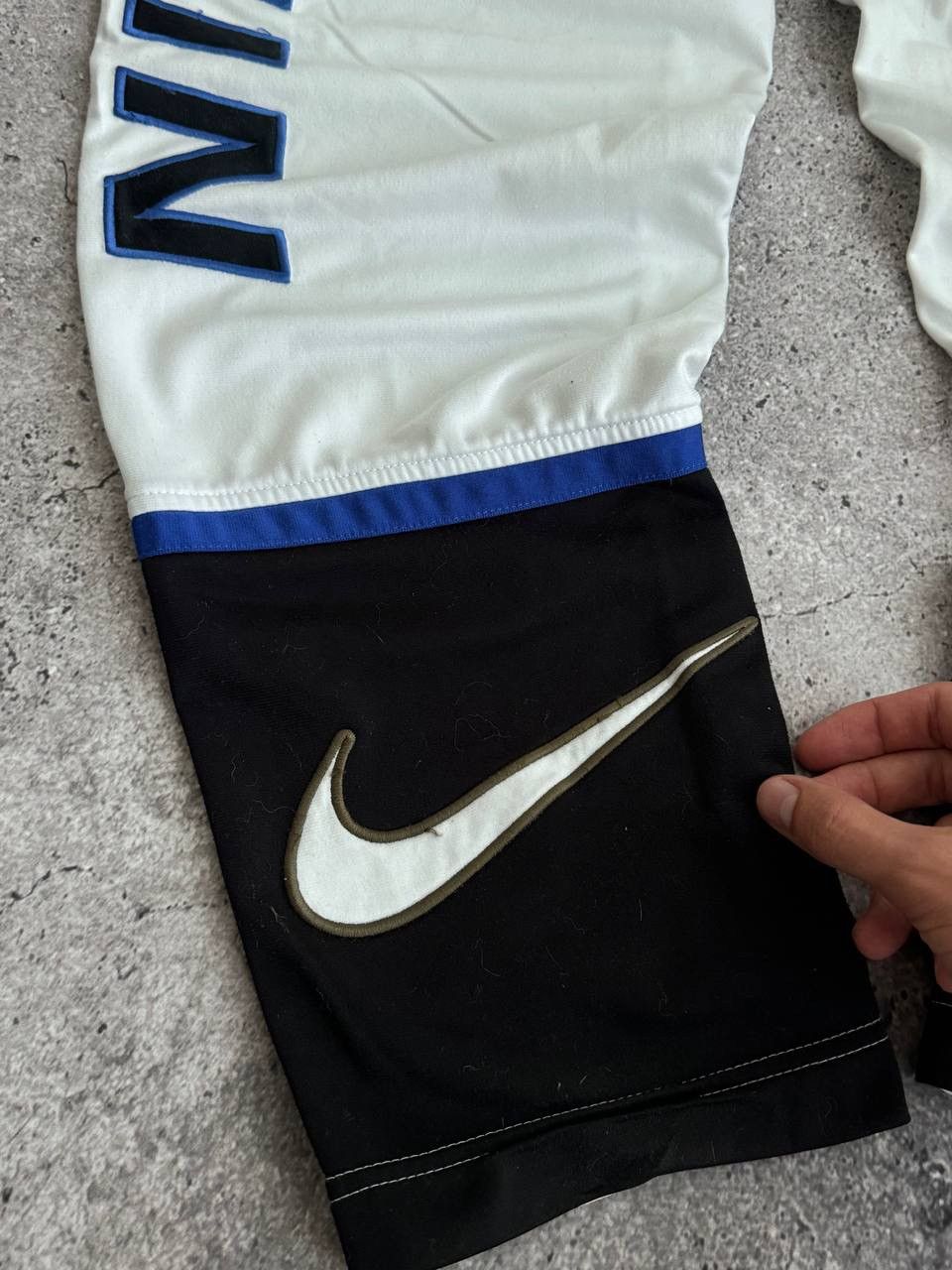 Nike Vintage Nike big swoosh Y2K white baggy pants Size US 30 / EU 46 - 11 Thumbnail