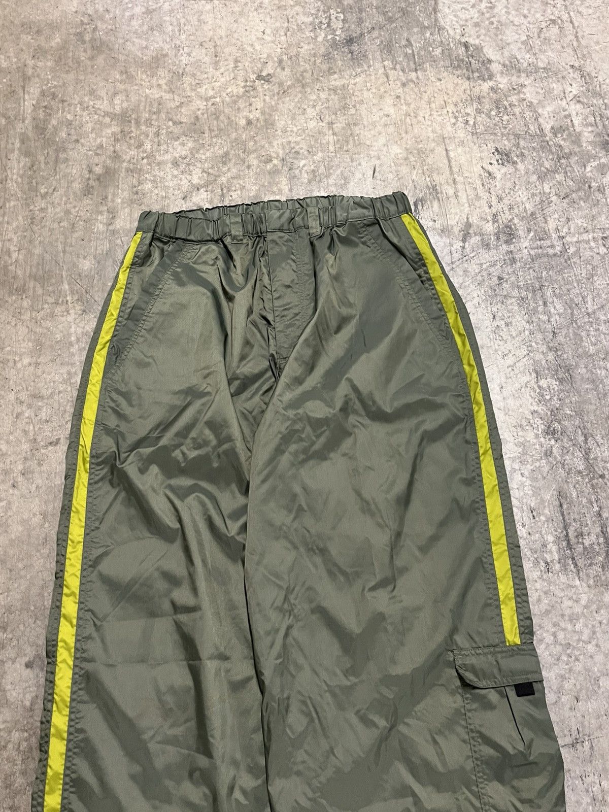Nike Nike track pants y2k baggy fit wide leg streetwear hype rare Size US 30 / EU 46 - 6 Thumbnail