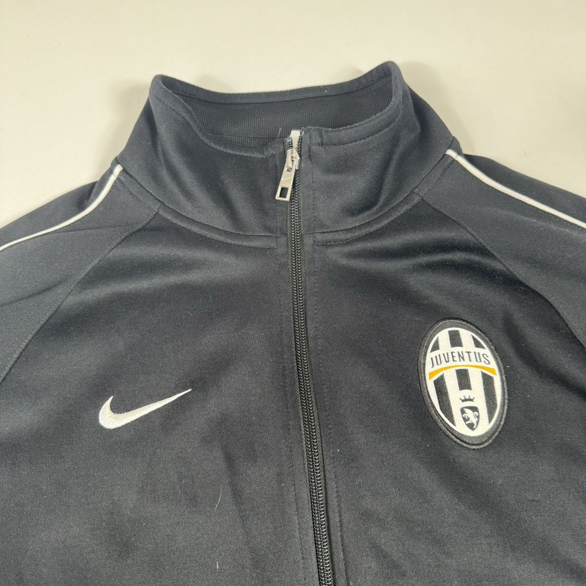 Vintage vintage 90s nike x juventus football streetwear Size US M / EU 48-50 / 2 - 4 Thumbnail