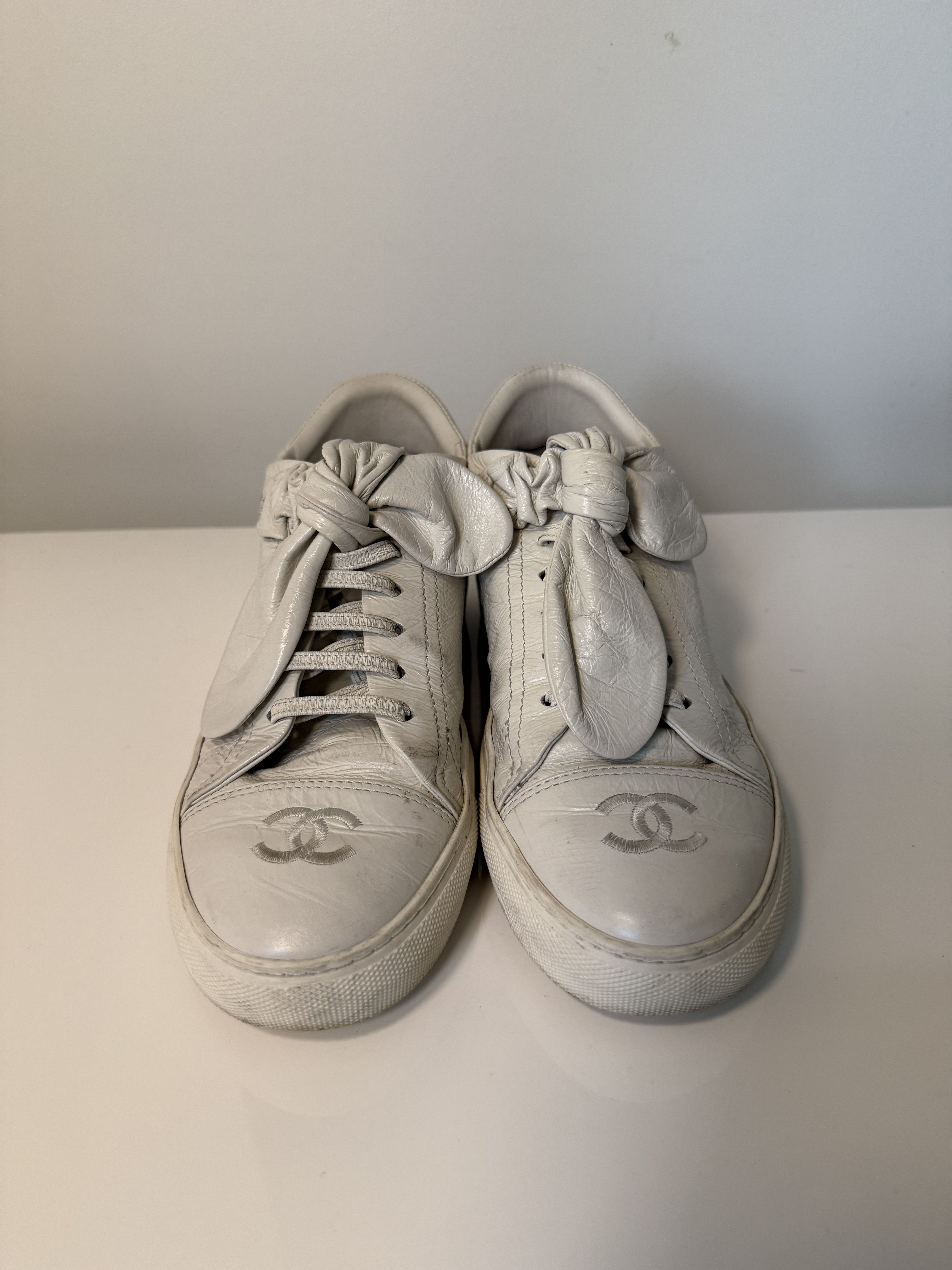 Chanel Chanel Tie Sneakers Size US 8 / IT 38 - 2 Thumbnail