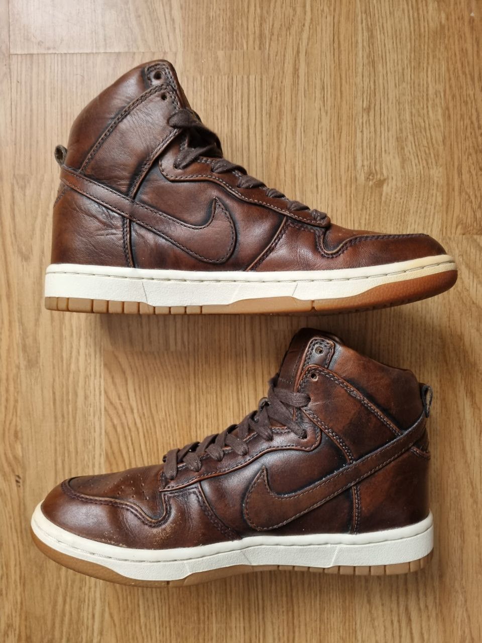 Nike Nike Dunk High Lux Burnished Size US 6 / EU 39 - 3 Thumbnail