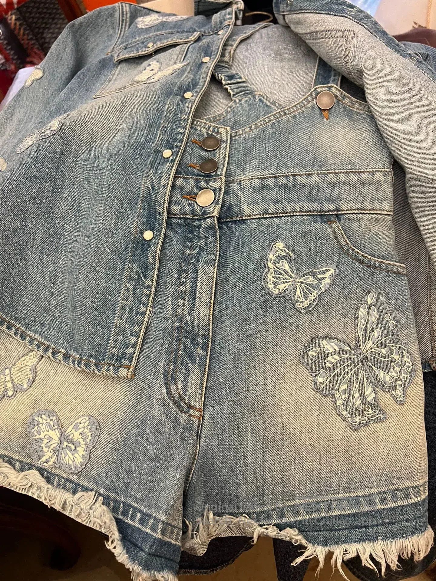Valentino Valentino Butterfly Embroidery Denim Shirt. Size US S / EU 44-46 / 1 - 7 Thumbnail