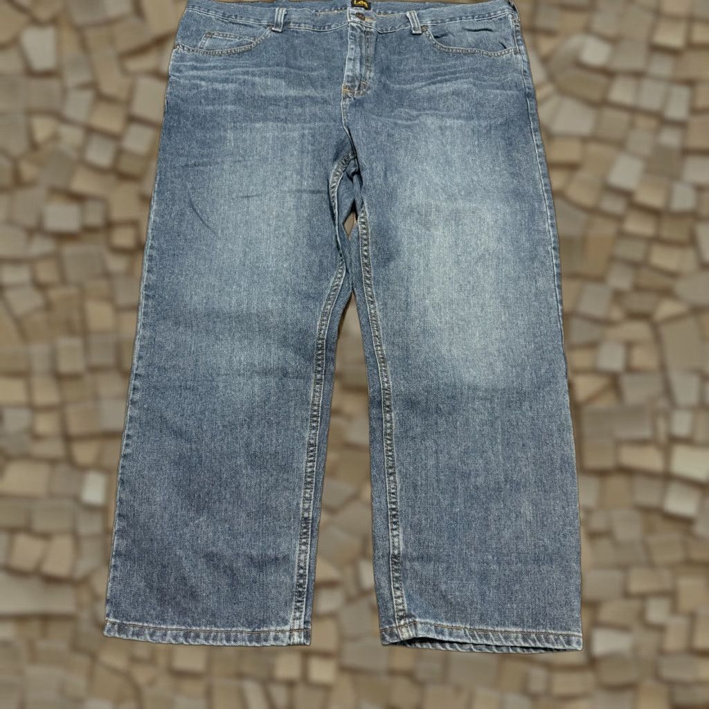 Lee Lee Jeans, Men’s Size 46x28, Blue Denim, Straight Leg, 5-Pocket Design, Medium Wash, Regular Fit, Zip Closure, Cotton, Pocketed, Inseam 28" Size US 30 / EU 46 - 1 Thumbnail