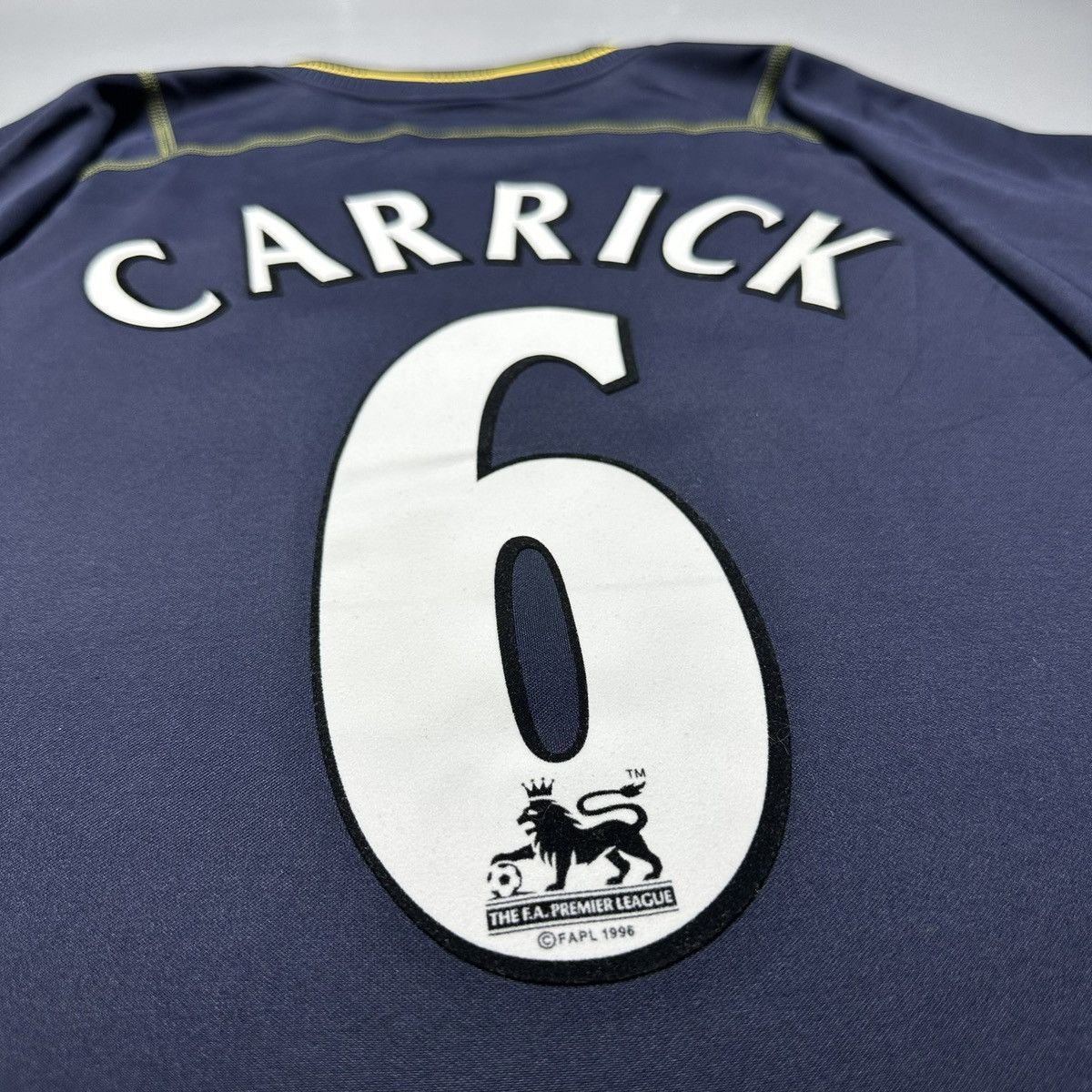 Reebok WEST HAM REEBOK 2003/2004 FOOTBALL AWAY JERSEY #6 CARRICK Size US XL / EU 56 / 4 - 9 Thumbnail