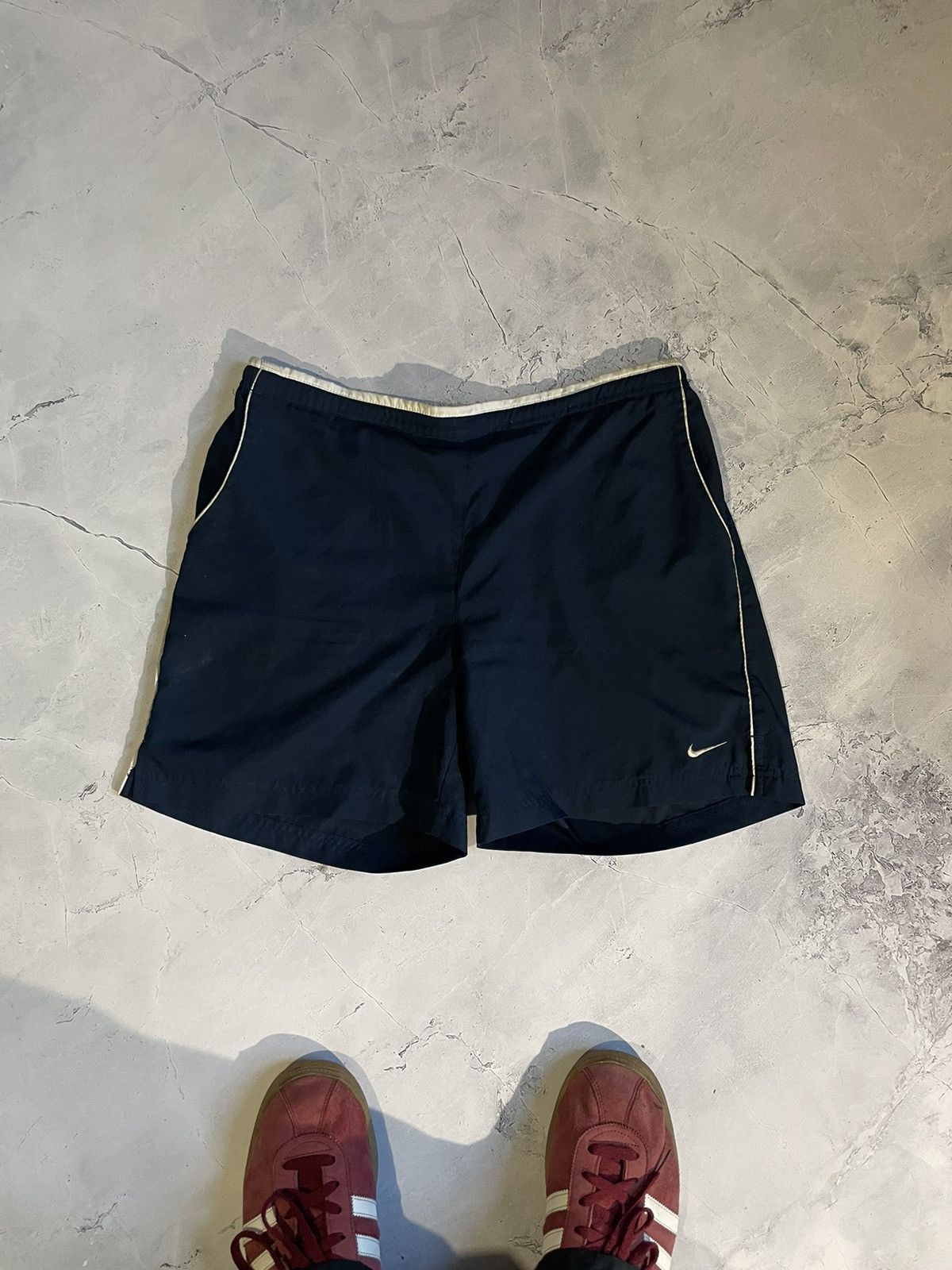 Vintage Vintage 90s Nylon Nike Shorts Size US 32 / EU 48 - 1 Thumbnail