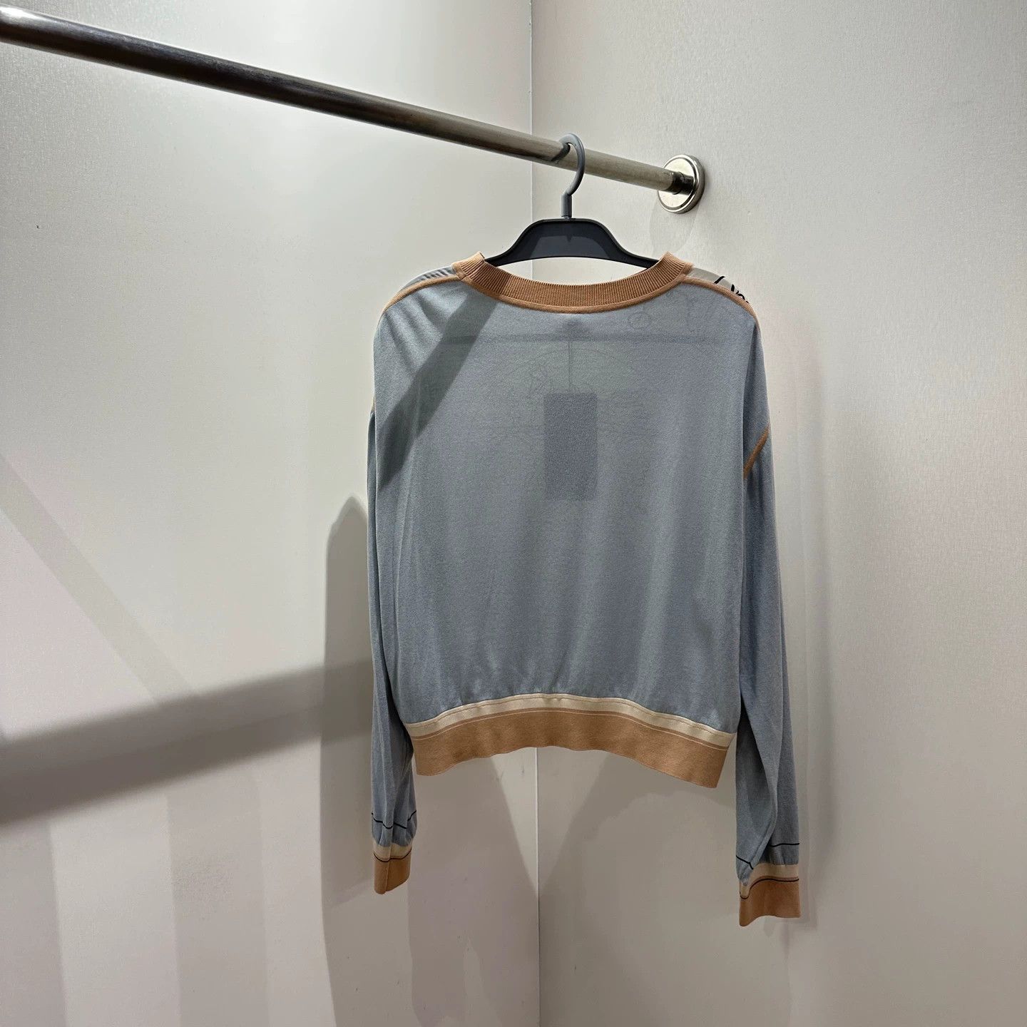 Hermes Hermès 26 New Carriage Silk Long Sleeve 42 Size M / US 6-8 / IT 42-44 - 2 Thumbnail