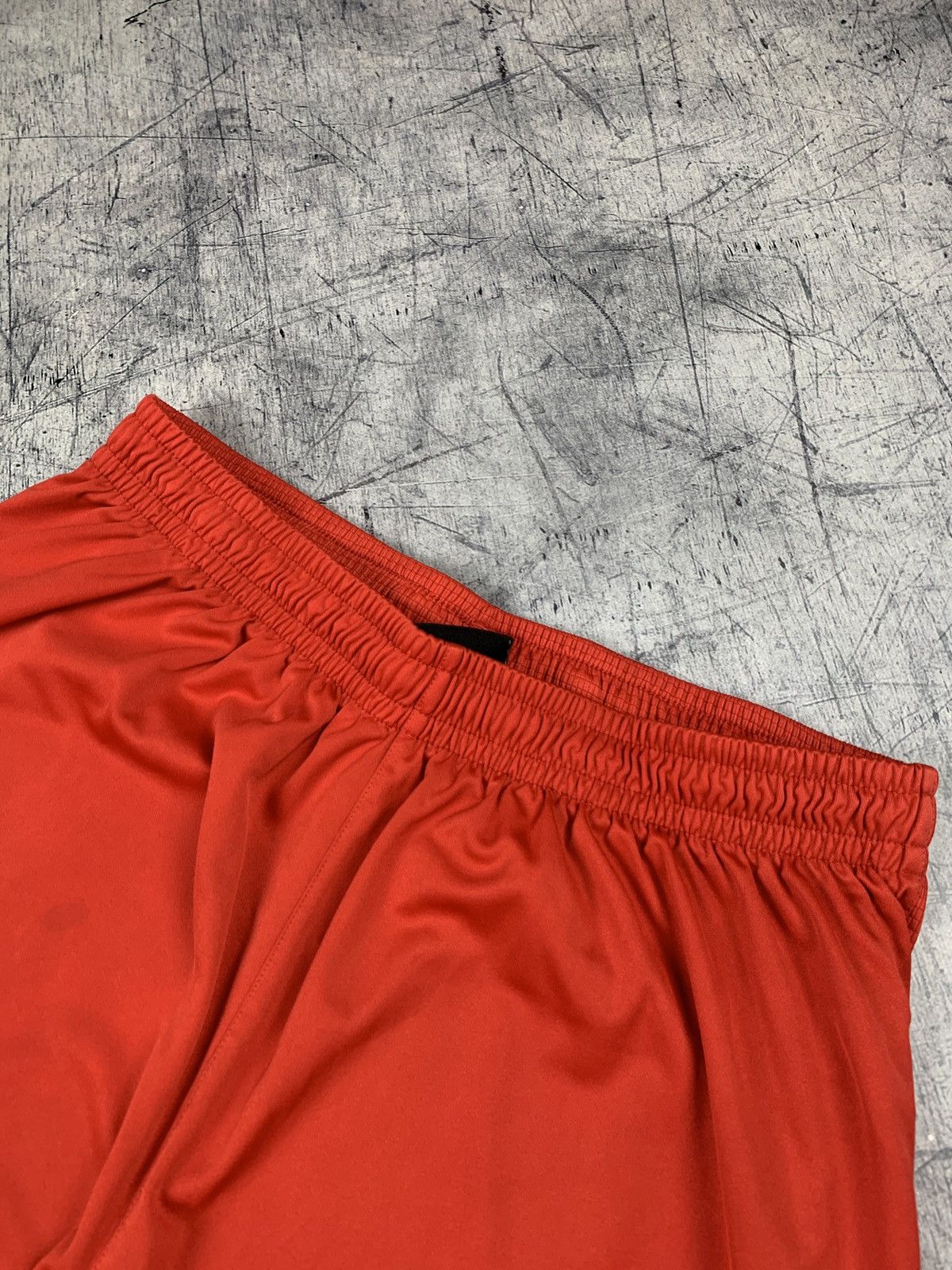 New Balance New Balance x Liverpool Football Soccer Shorts Size L Red Size US 34 / EU 50 - 2 Thumbnail