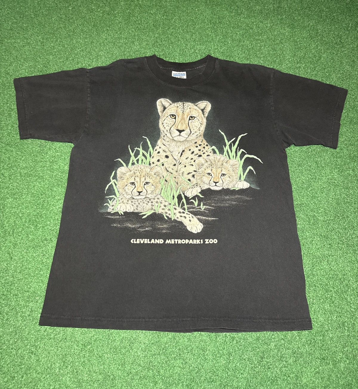 Cheetah Vintage Cleveland Metropark Zoo Animal Print T Shirt