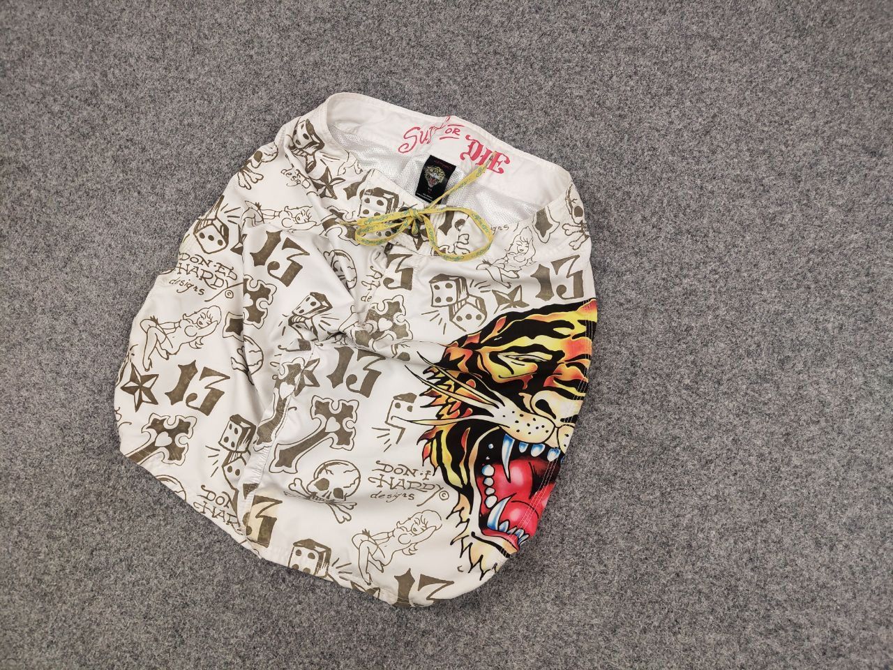 Ed Hardy Vintage Ed Hardy Los Angeles Tattoo Casual Shorts Y2K Style Size US 34 / EU 50 - 3 Thumbnail