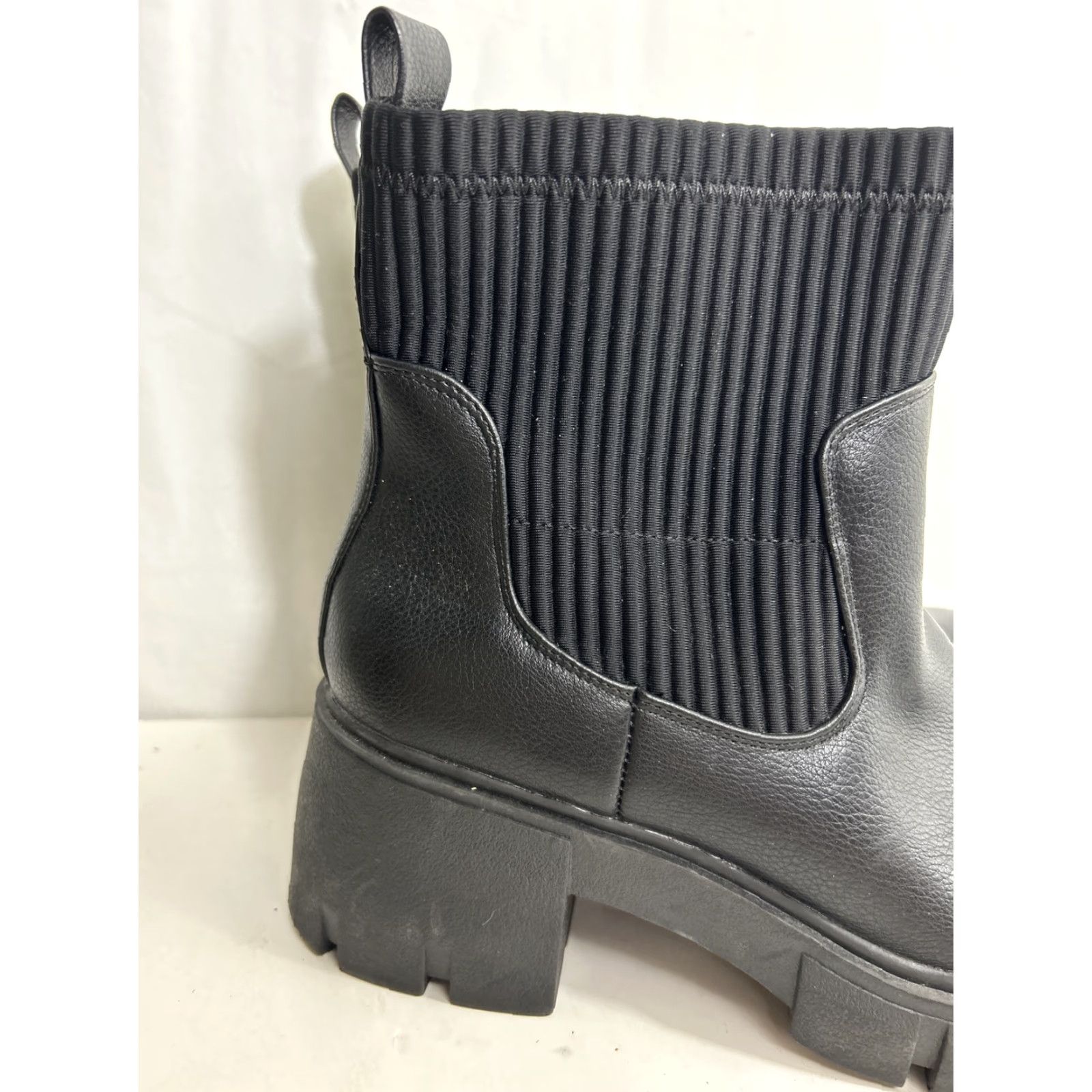 Torrid Torrid Black Chelsea Lug Bootie Ankle Zip Size 10 Women US Shoe Size 10 Chelsea Style Faux Leather Boot MSRP 65 Size US 10 / IT 40 - 2 Thumbnail