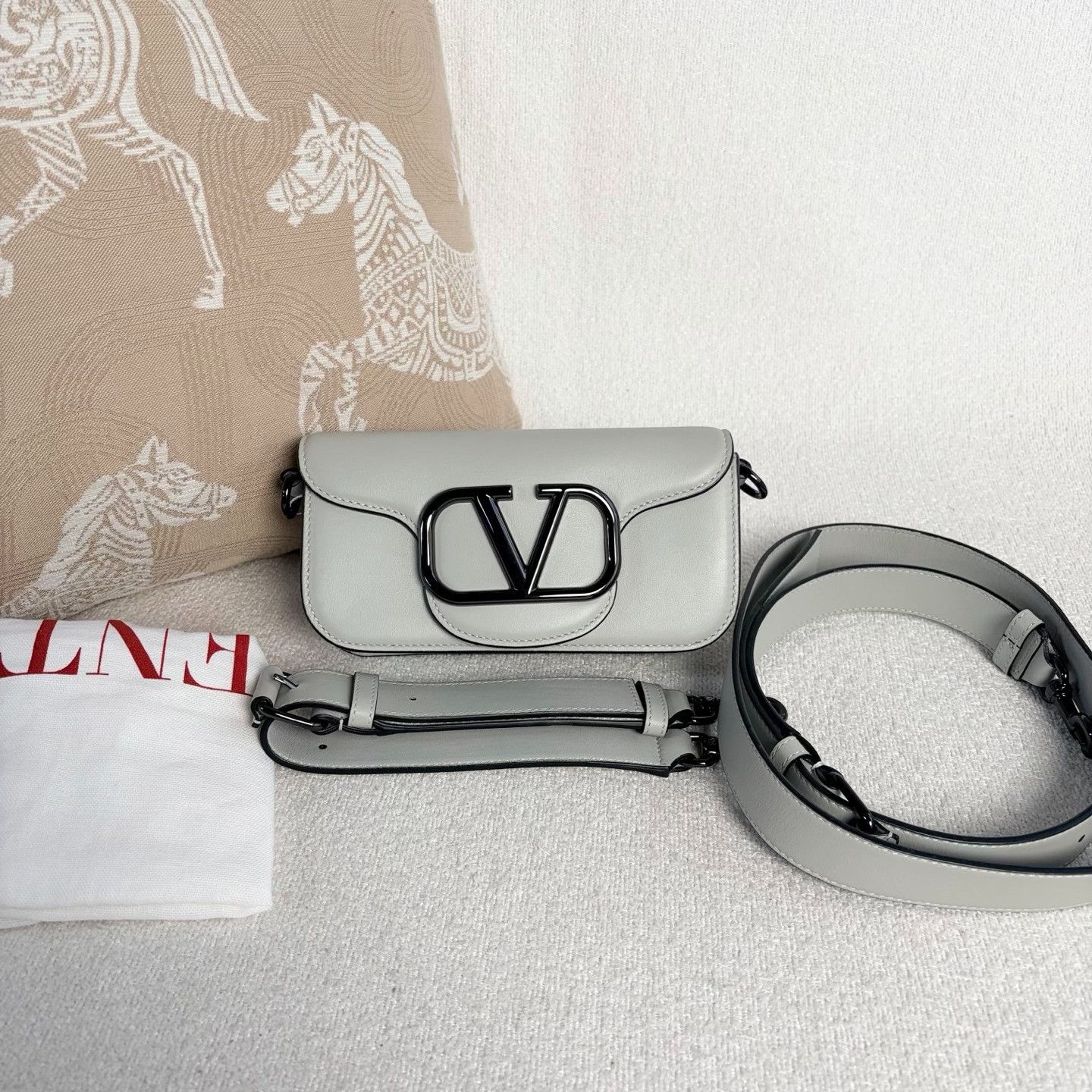 Valentino Pre-loved Bag Very good condition Size ONE SIZE - 1 Thumbnail