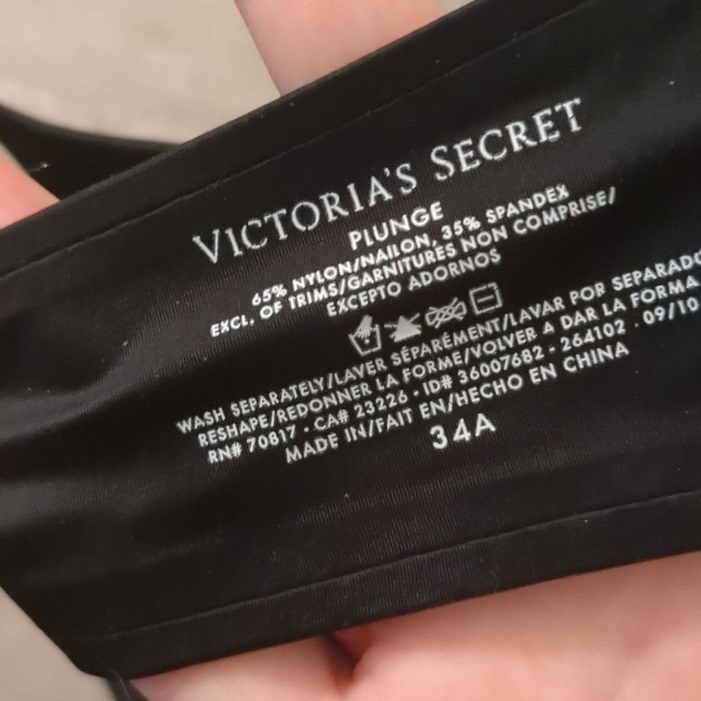 Victoria's Secret Victoria's secret plunge wired push up halter bra size 34A Size ONE SIZE - 4 Thumbnail