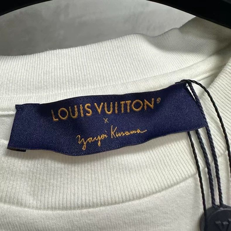 Louis Vuitton Louis Vuitton White Co-branded Cartoon Face Embroidered Cr Size US M / EU 48-50 / 2 - 3 Thumbnail
