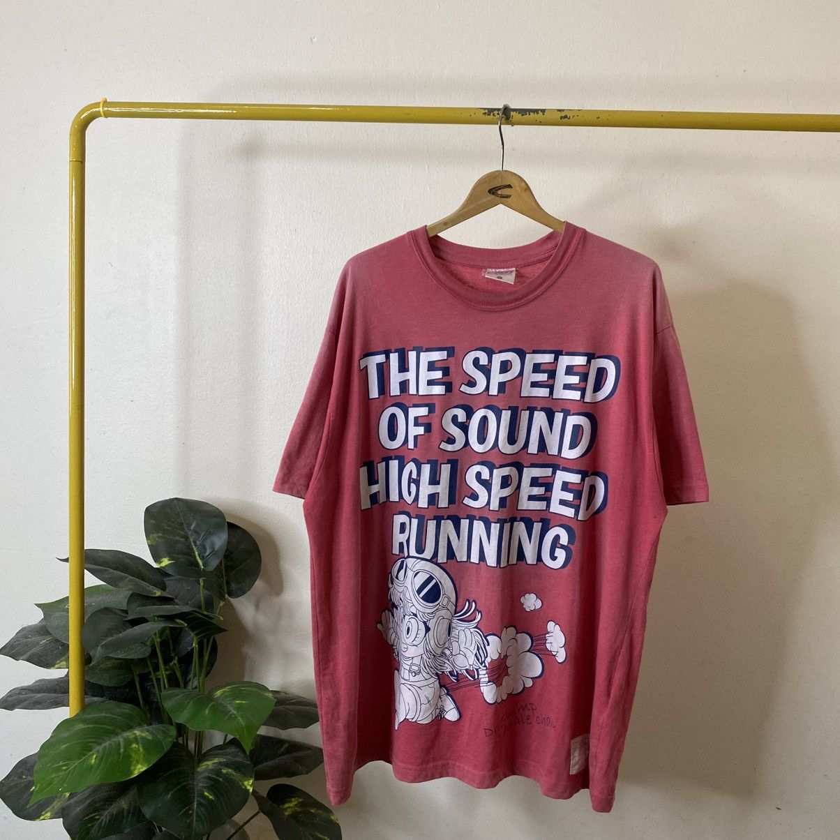 Anime Vintage 2000s Dr Slump Arale Chan Anime Sunfaded T Shirt Size US XL / EU 56 / 4 - 1 Thumbnail
