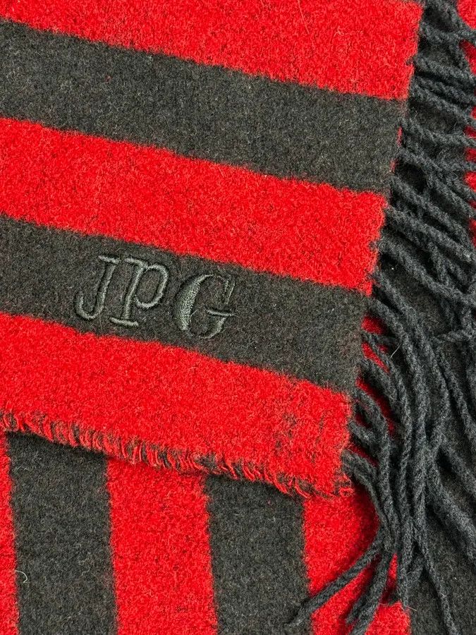 Jean Paul Gaultier Jean Paul Gaultier Bicolor Red & Black Scarf Size ONE SIZE - 7 Thumbnail