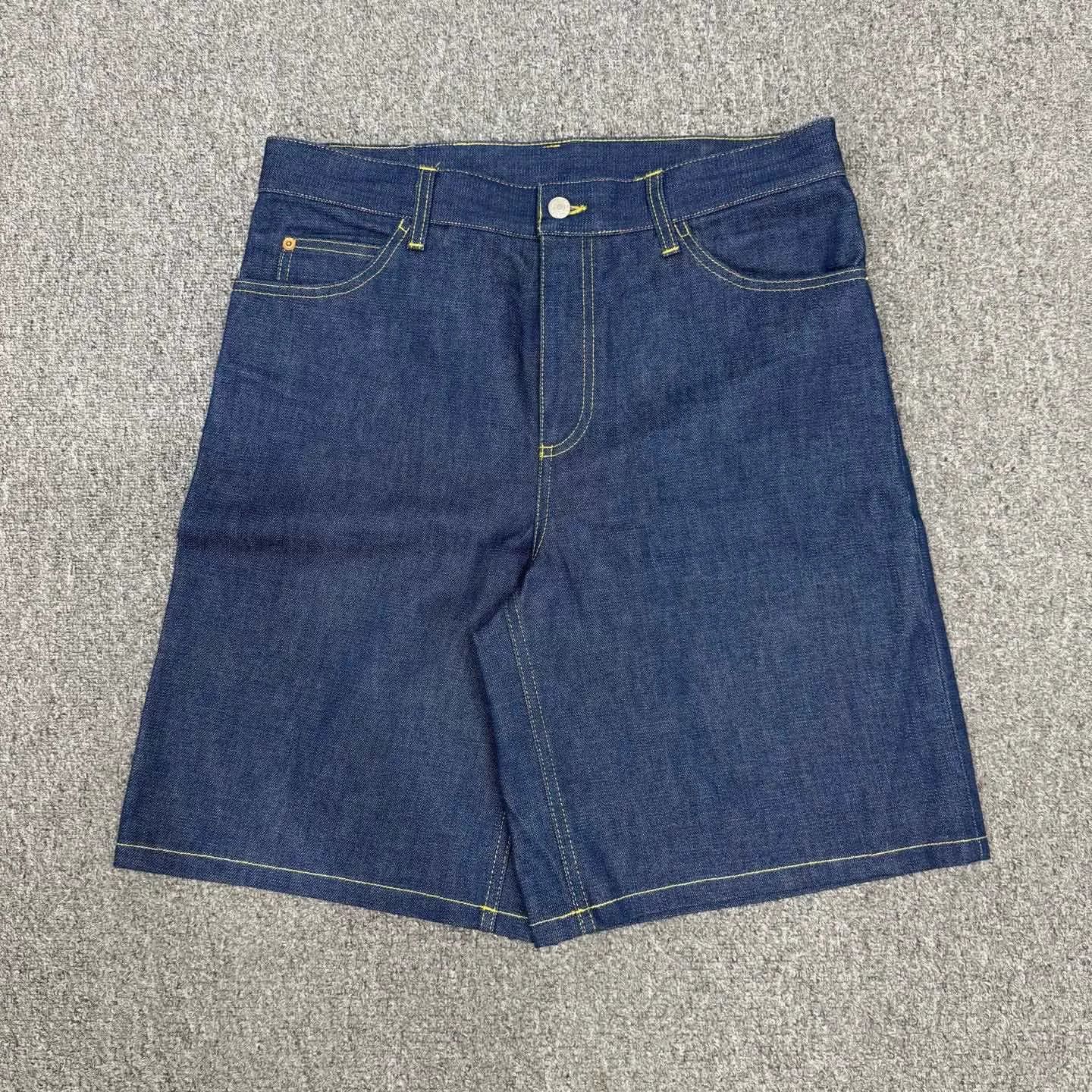 Gucci Gucci Large Logo Denim Shorts Size US 34 / EU 50 - 1 Thumbnail
