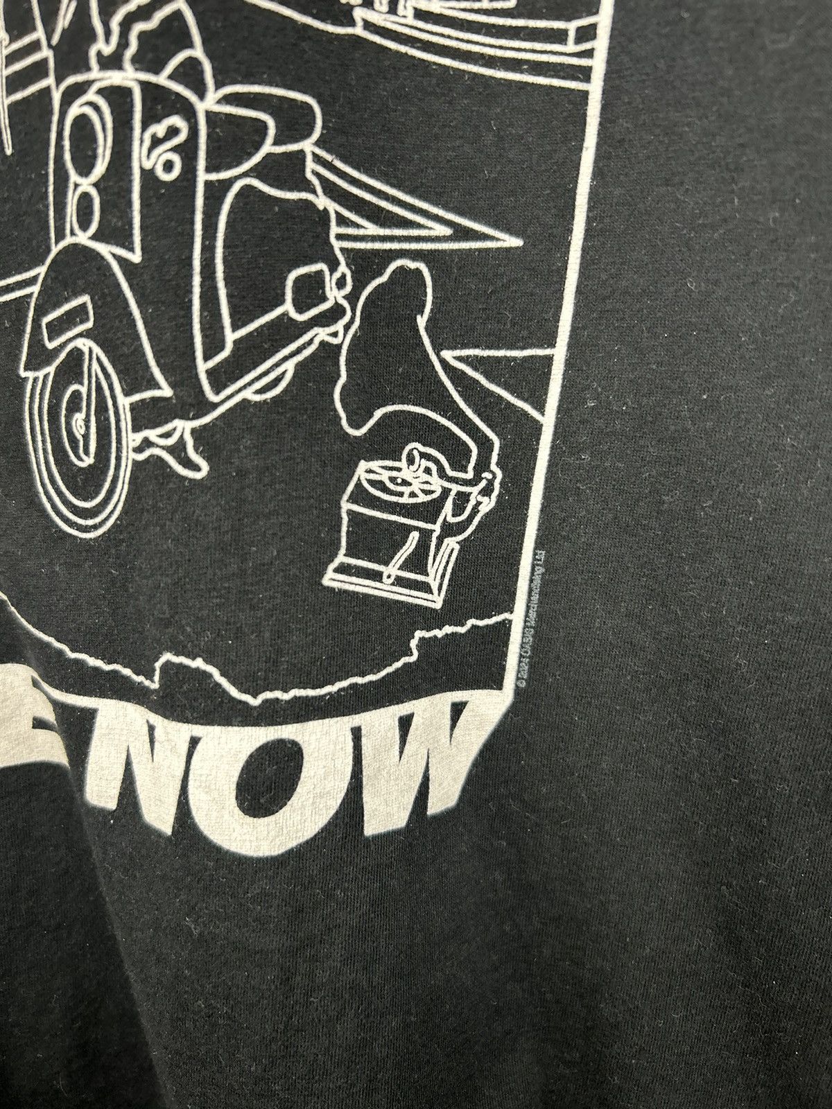 Band Tees Oasis Be Here Now Band T shirt Size US M / EU 48-50 / 2 - 6 Thumbnail