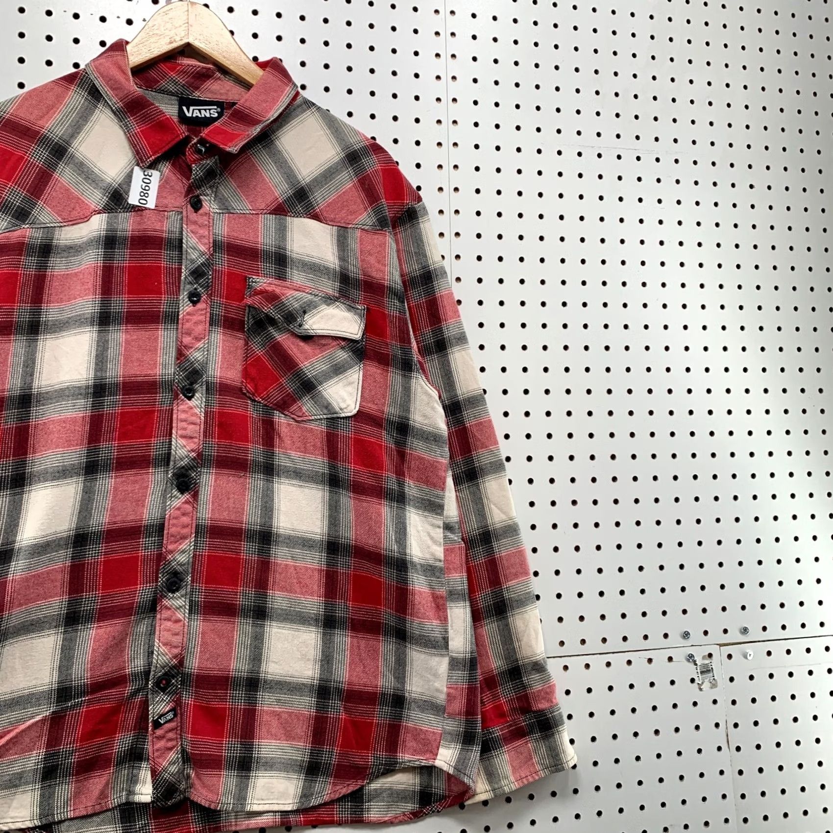 Vans VAns Button-Up Flannel Shirt Mens Large Red Plaid Long Sleeve Button-Up Shirt Mens Large Red White Plaid •Van s• Size US L / EU 52-54 / 3 - 4 Thumbnail