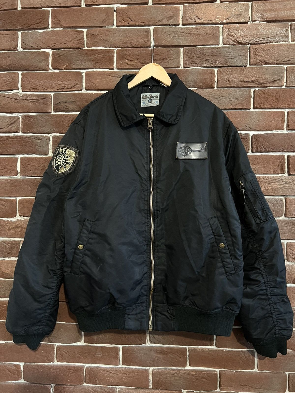Vintage Ma1 Flyer Black Vintage Nylon Bomber Jacket BoxyFit Oversize Size US L / EU 52-54 / 3 - 1 Thumbnail