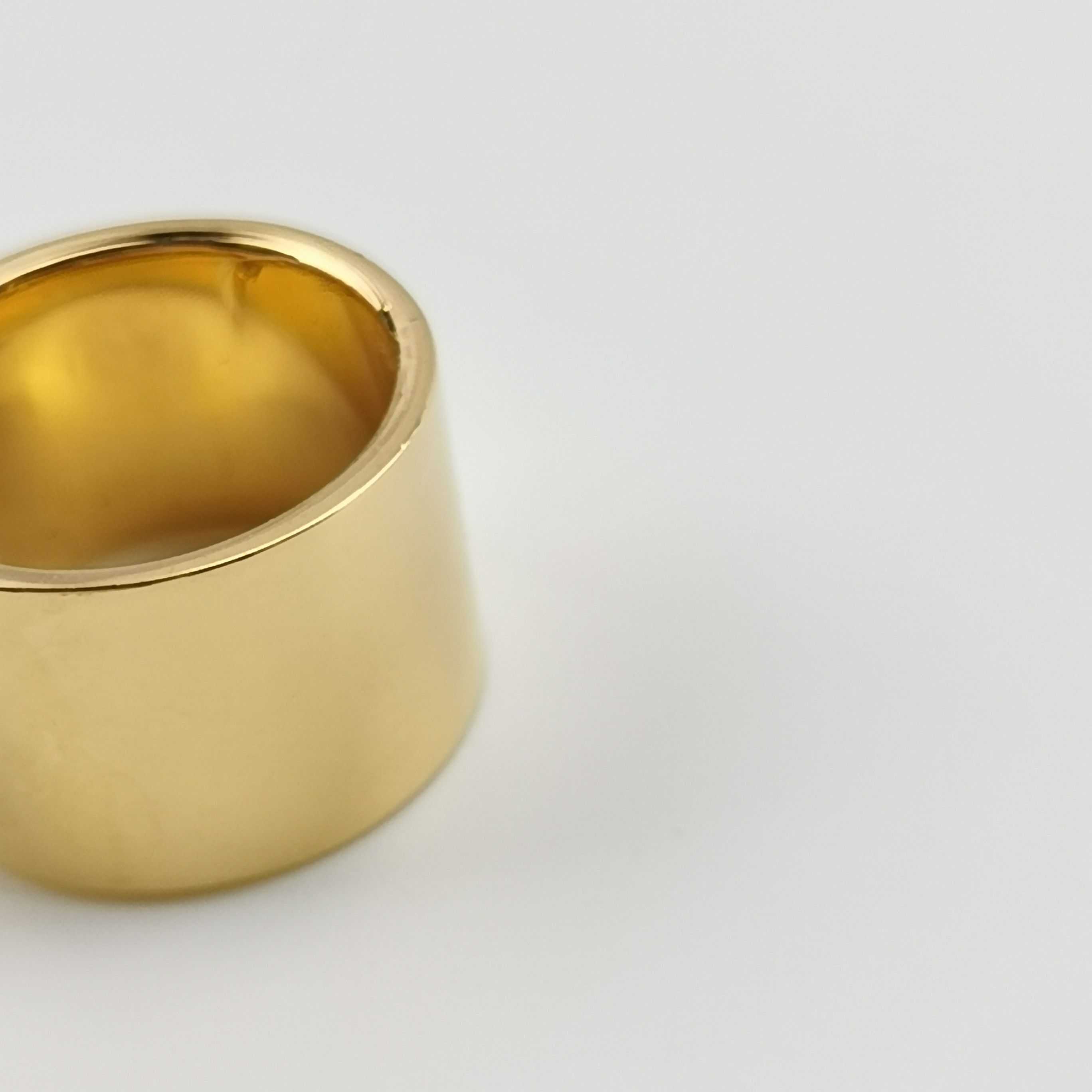 Louis Vuitton Louis Vuitton (LV) V-shaped logo engraved ring size 16 -z25 Size ONE SIZE - 6 Thumbnail
