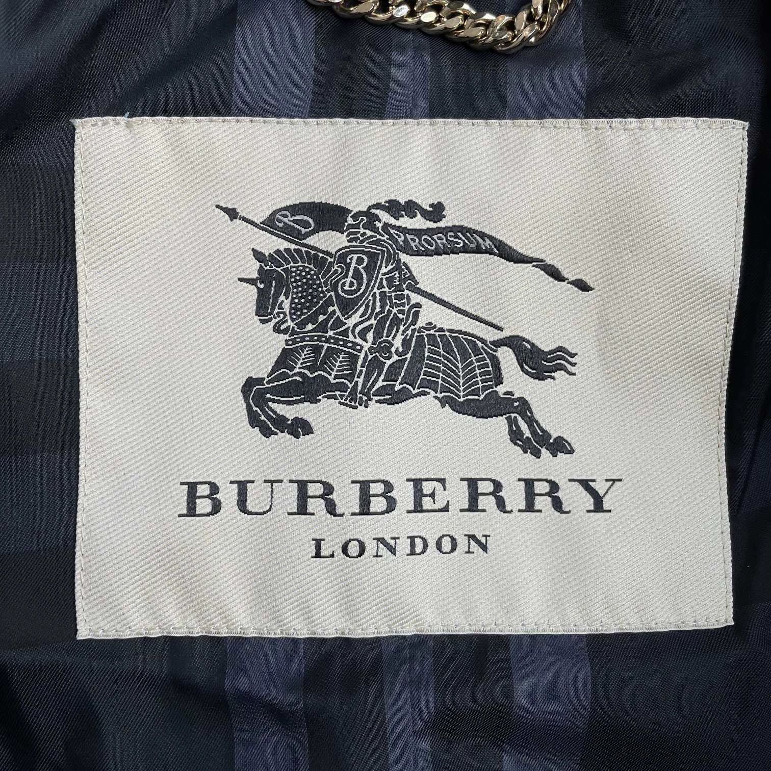 Burberry Burberry women's navy down jacket 6 99new hood fur no belt Size M / US 6-8 / IT 42-44 - 4 Thumbnail