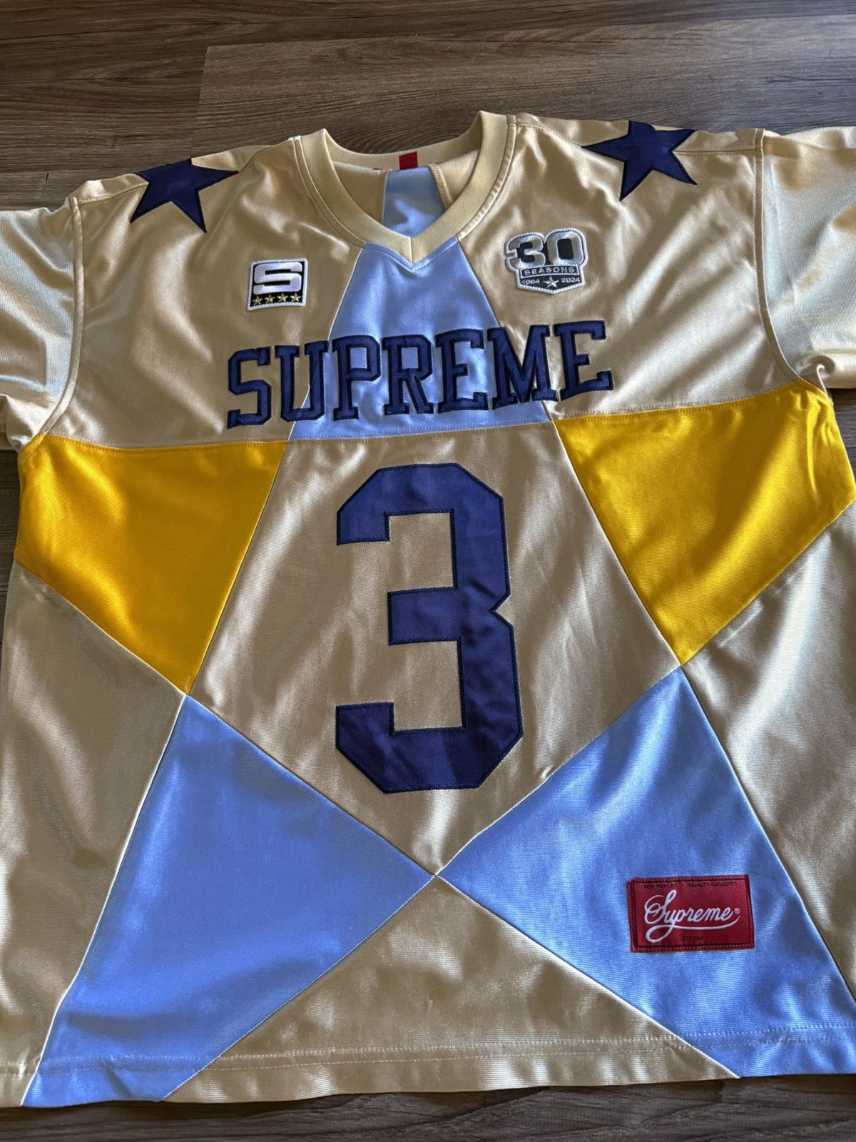 Supreme Supreme Stars Jersey Gold size Medium Size US M / EU 48-50 / 2 - 2 Thumbnail